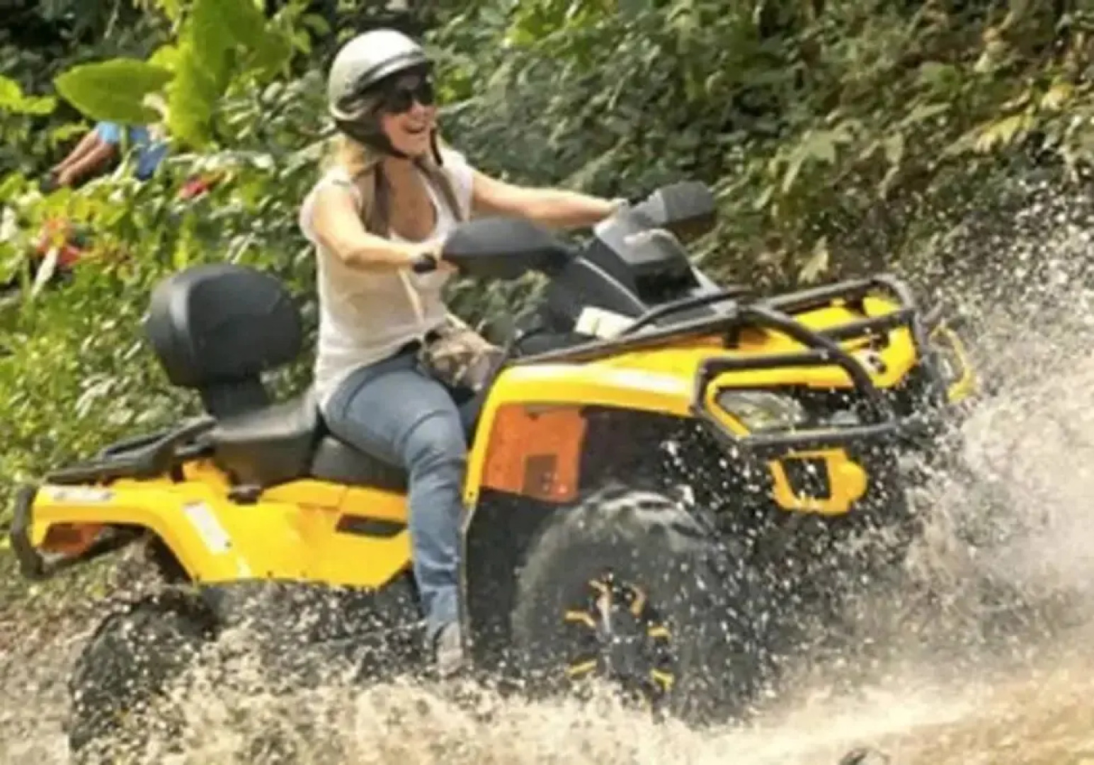 3 Bedroom Apt. close to main beaches/ attractions