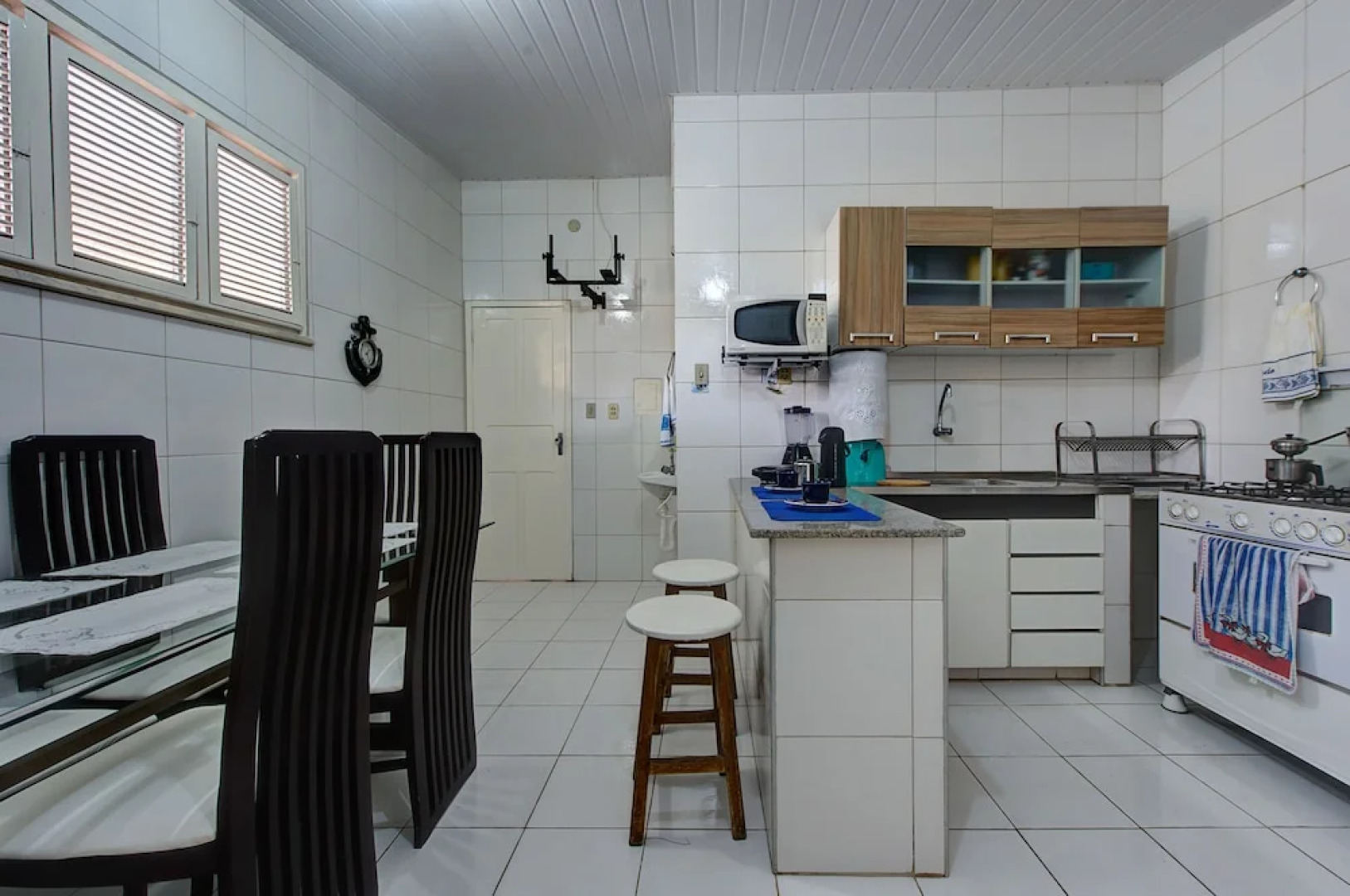 Casa com piscina privativa perto do mar