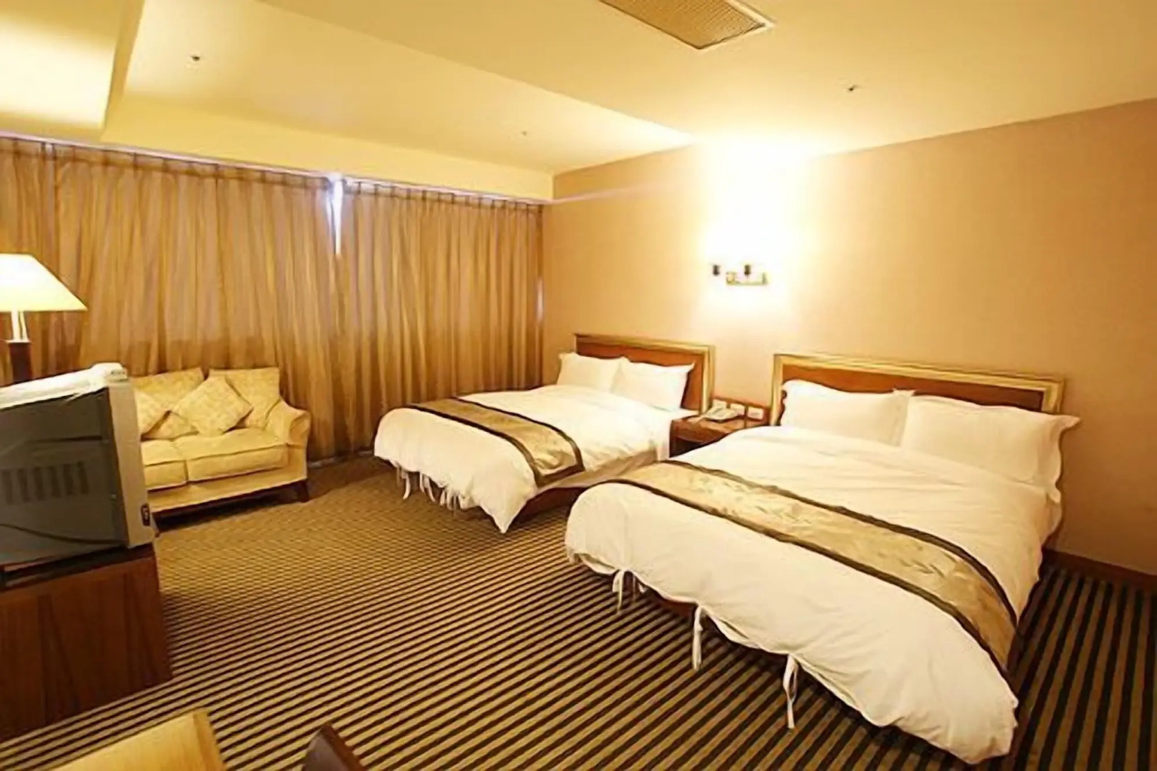 Tapeng Bay Holiday Hotel
