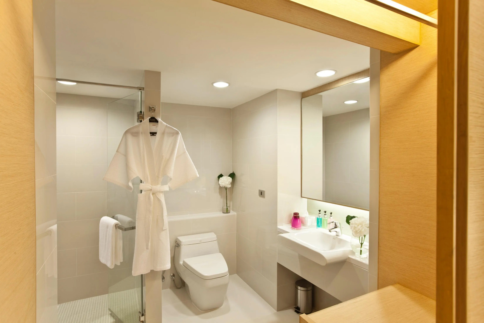 VELA Dhi GLOW Pratunam