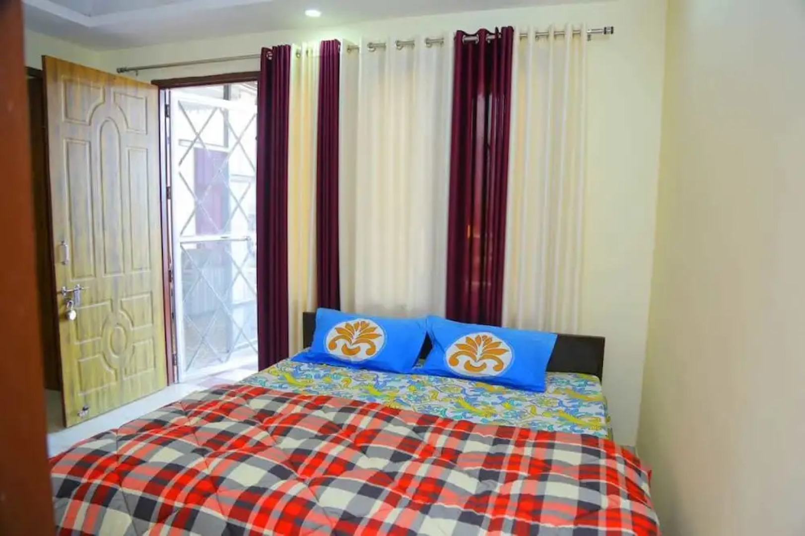 Fully Equipped Apartment with Hill View