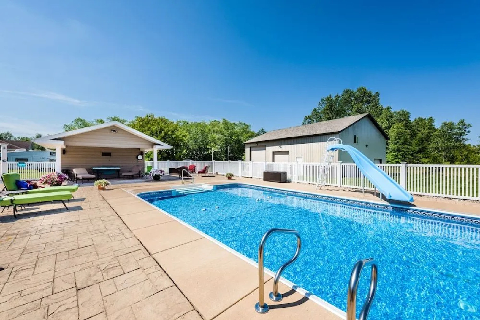 Among the Vineyards Bed & Breakfast