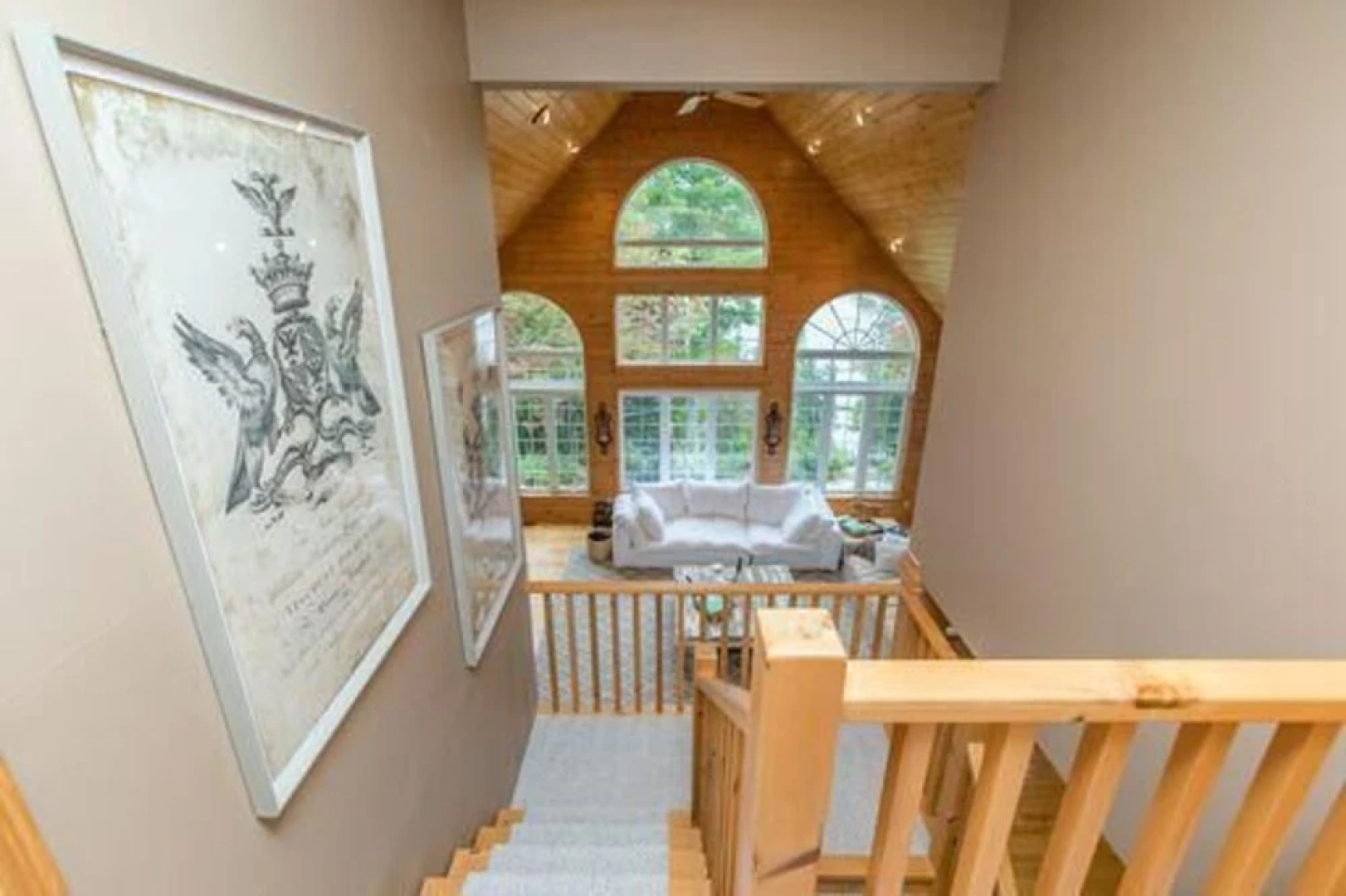Vantage Point~Lovely 4 bed, 2.5 bath with fabulous views of Lake of Bays!