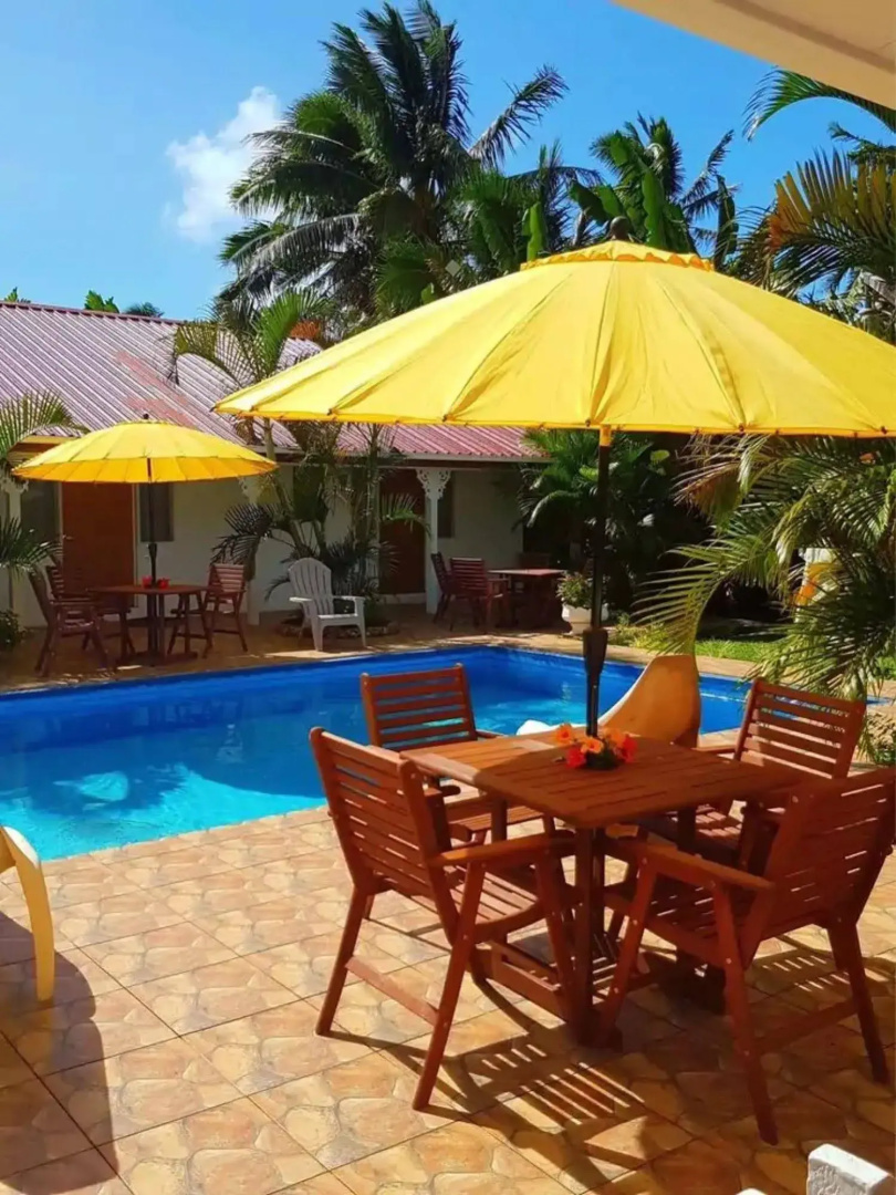 The Tropical Villa