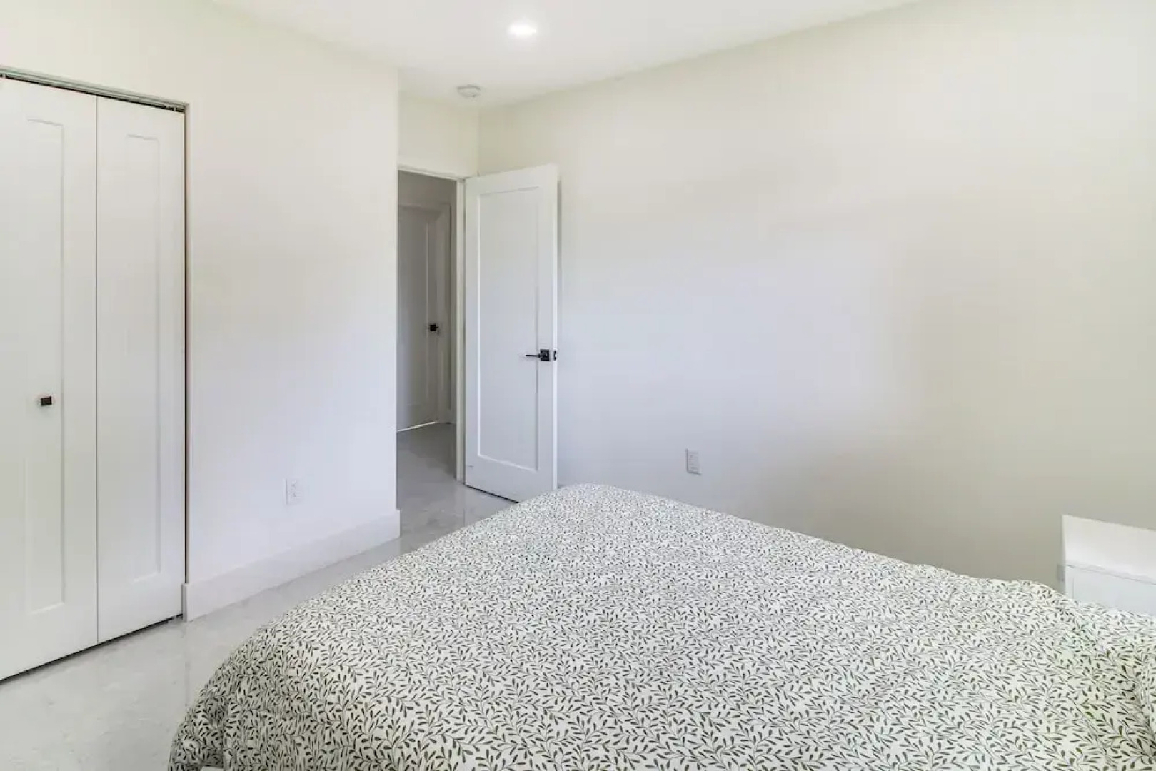 5 Mi to Beach: Group Getaway w/ Yard in Miami