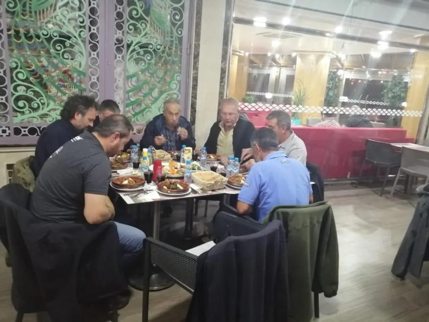 Hotel Hadaik Ain Asserdoune