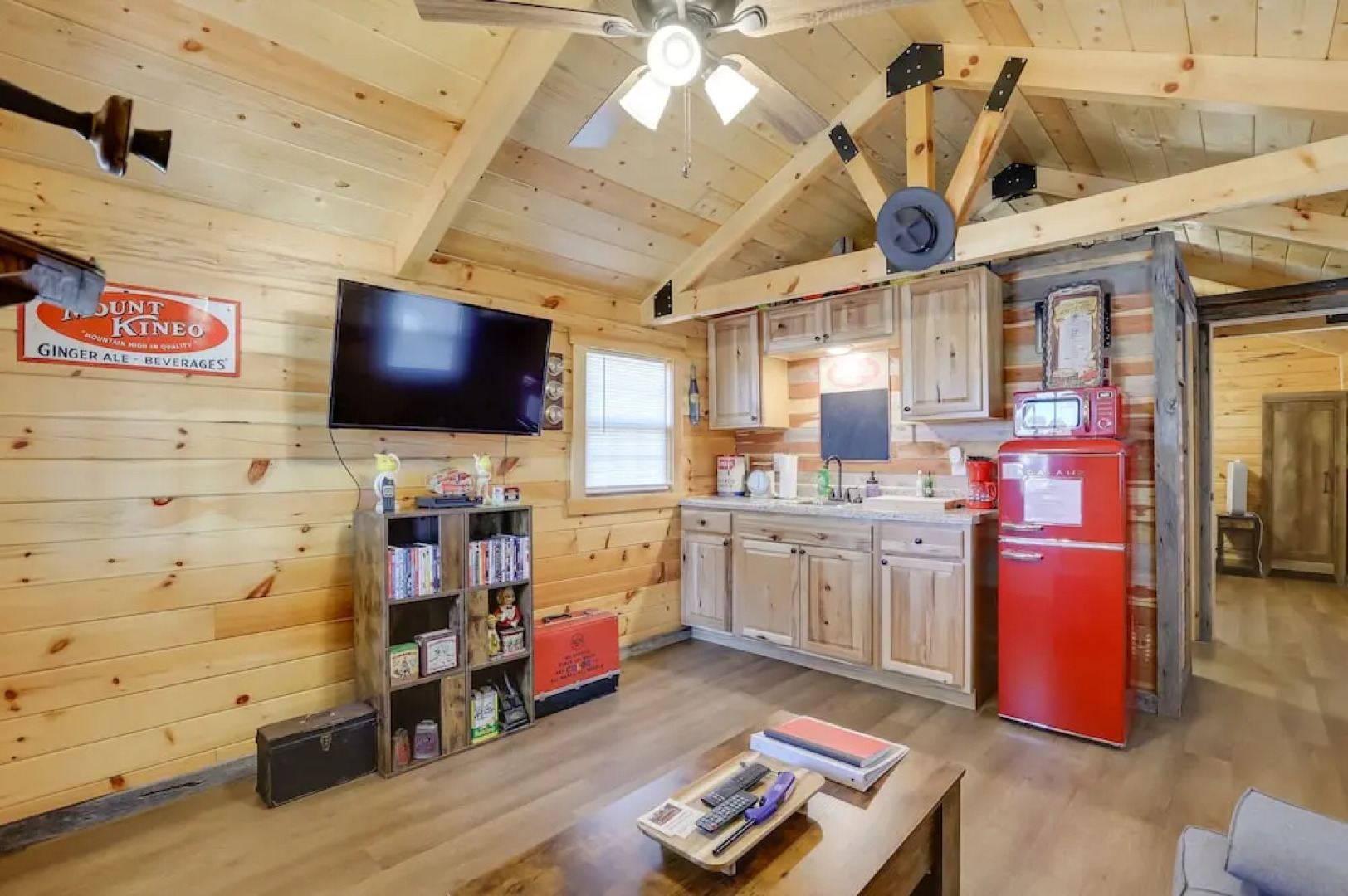 Quiet Caledonia Cabin: 18 Mi to Council Bluff Lake