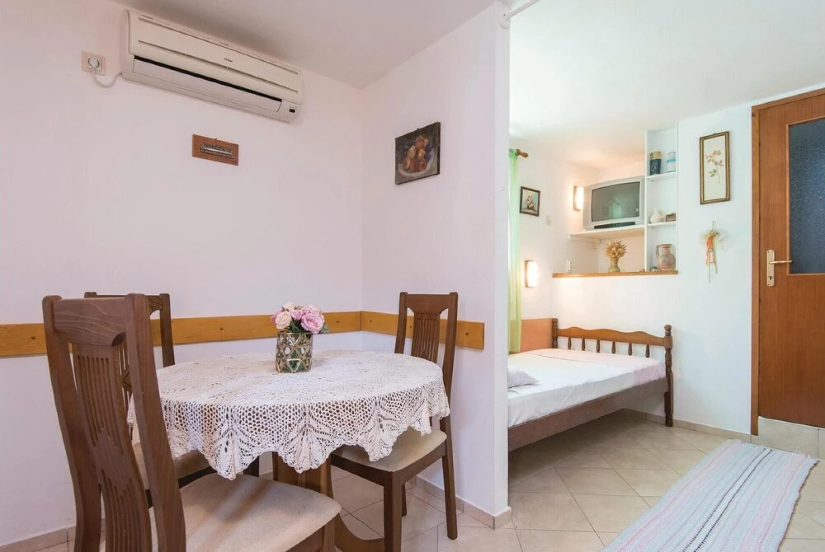 Awesome Home in Nova With Wifi and 4 Bedrooms