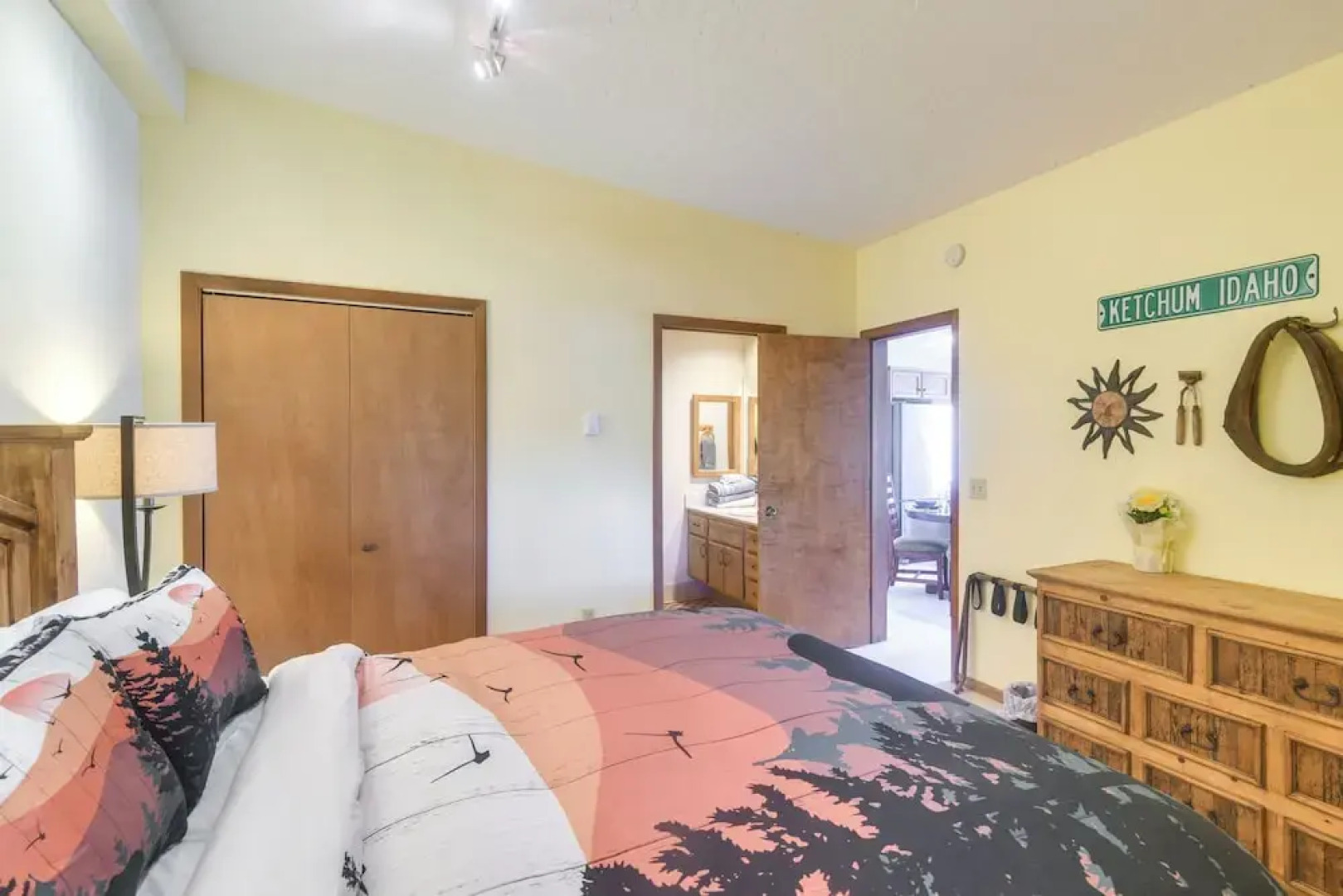 2 Mi to Sun Valley Resort: Walkable Condo!