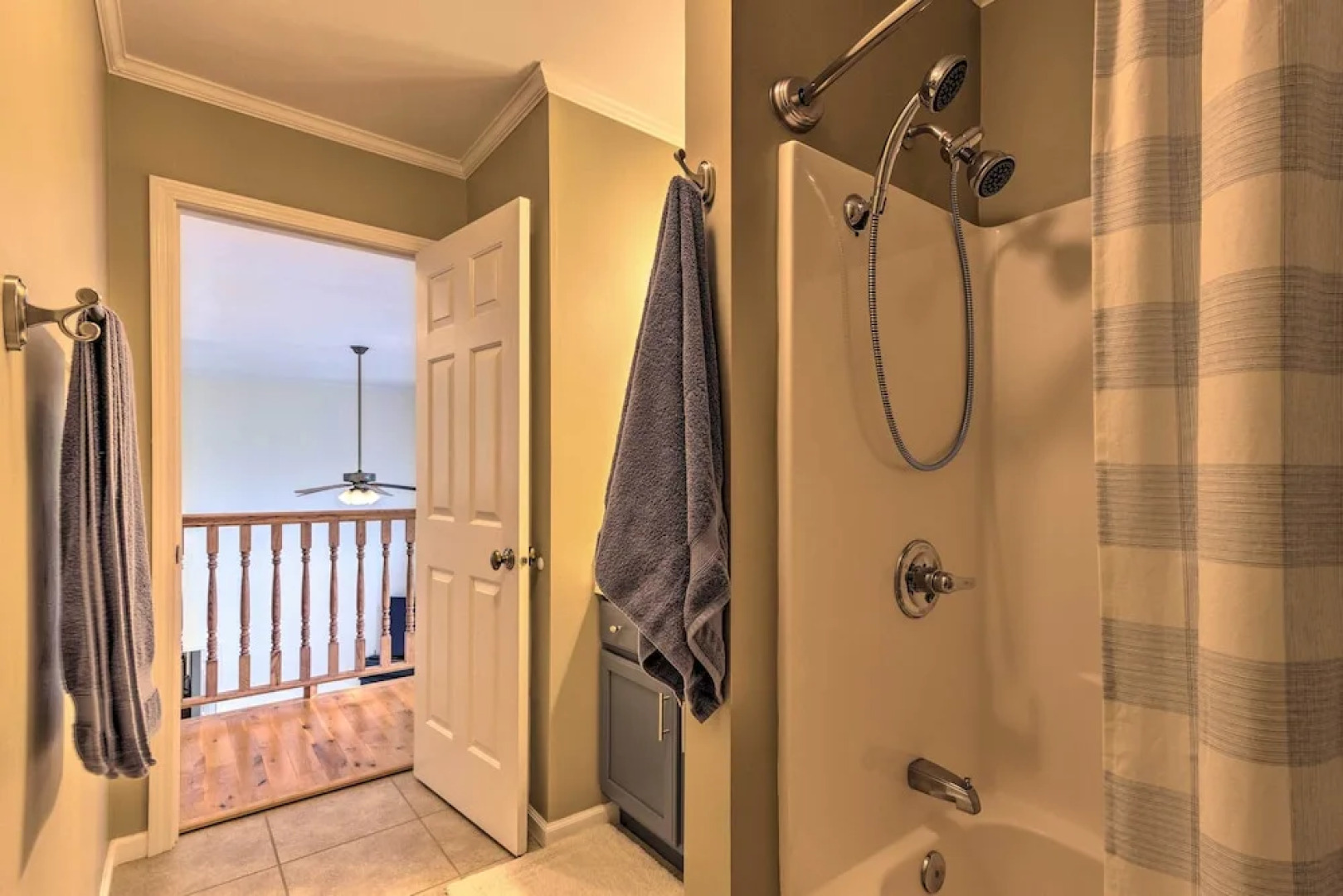 Peaceful Pisgah Mountain Getaway w/ Hot Tub!