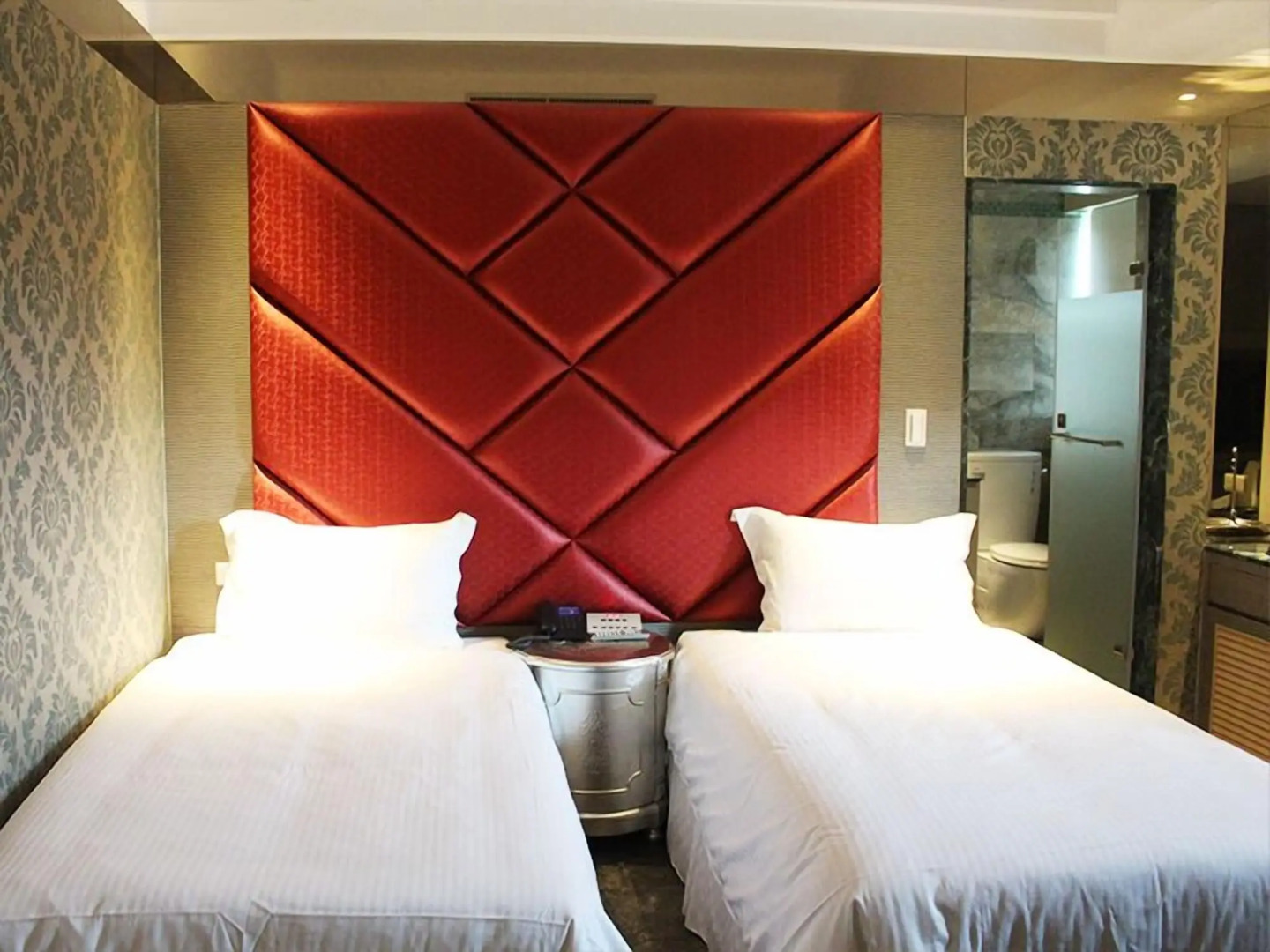 White House Beach Hotspring Resort