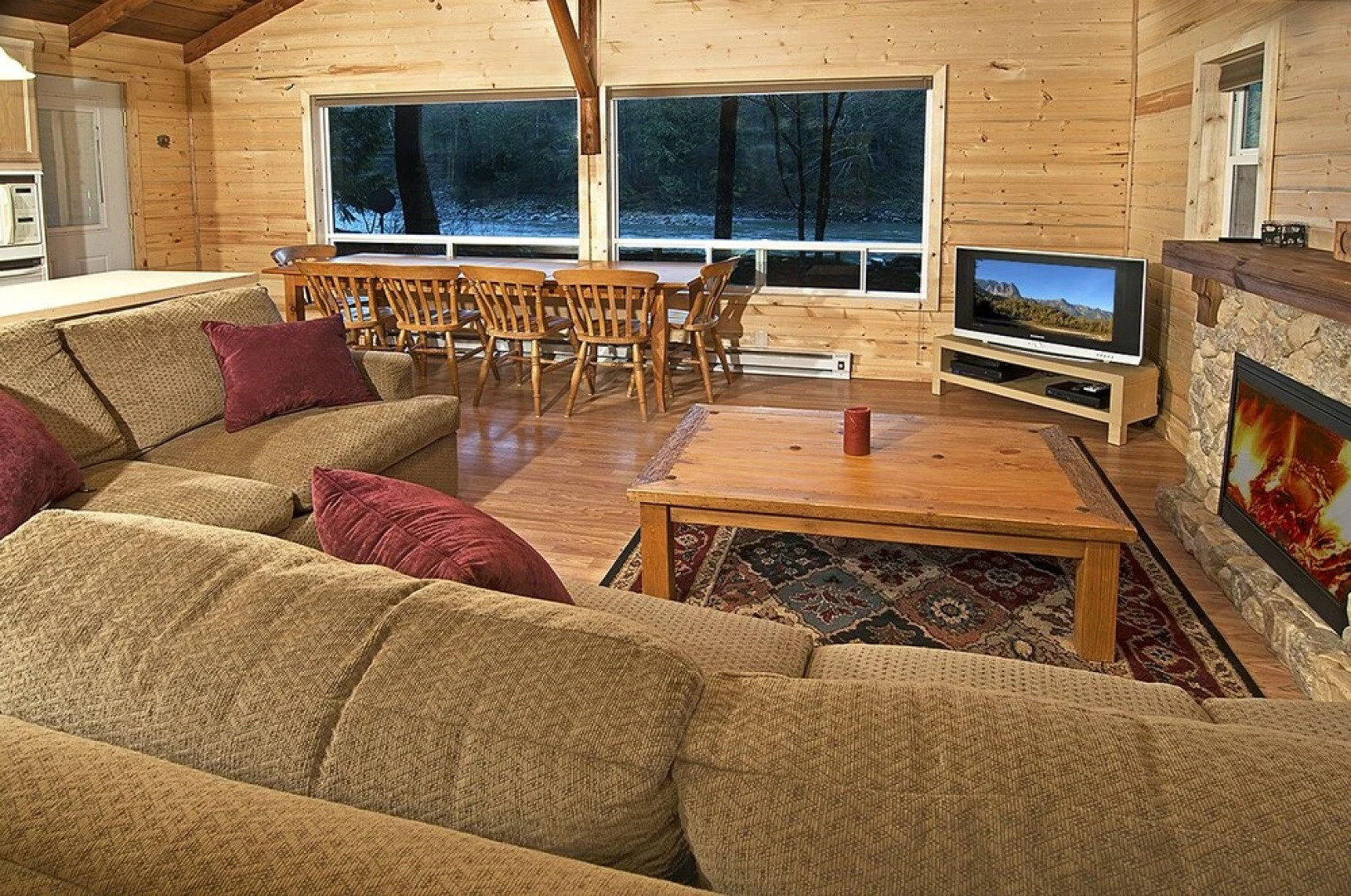 Wild Sky Escape - One Bedroom Cabin with Hot Tub