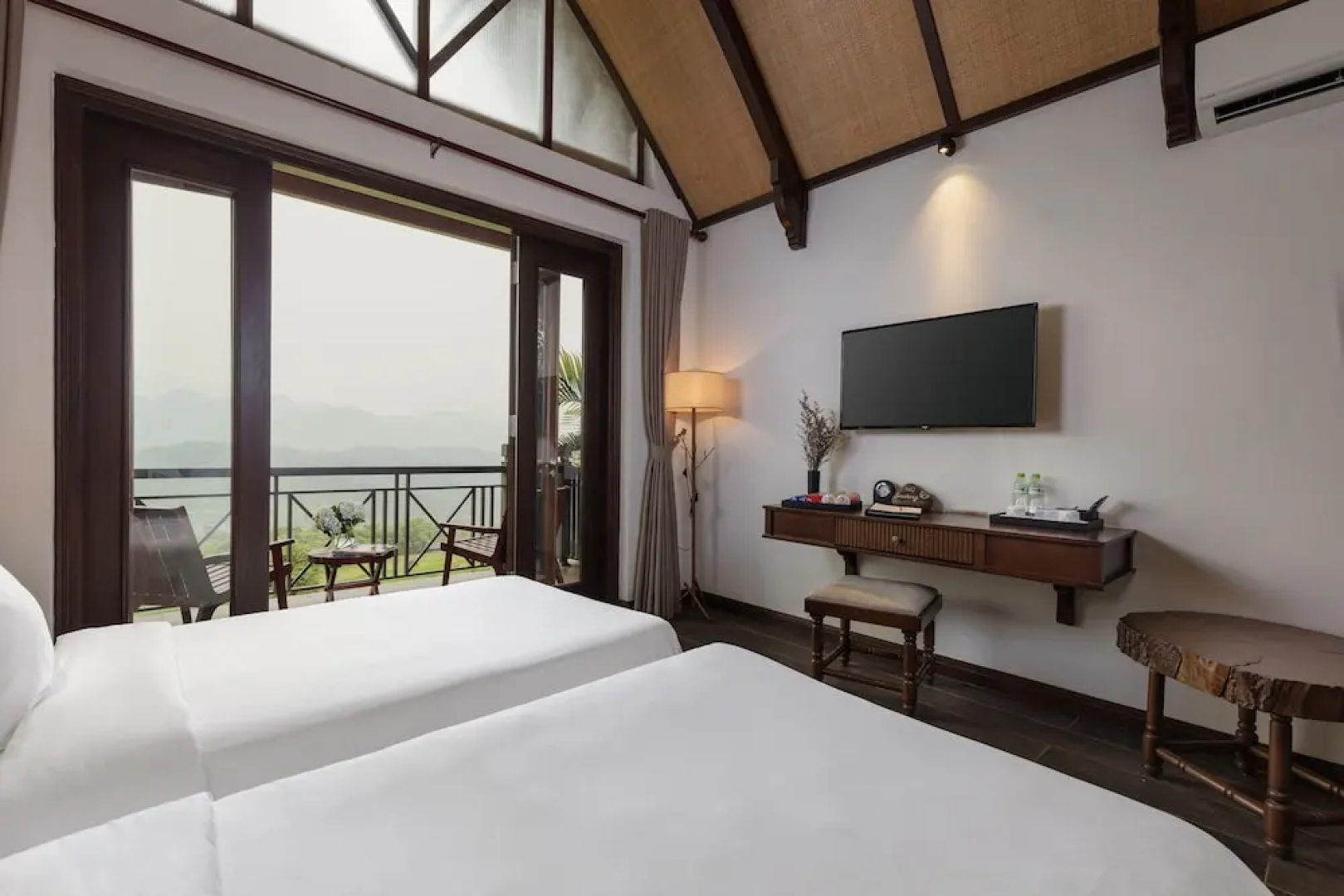Ebino Pù Luông Resort