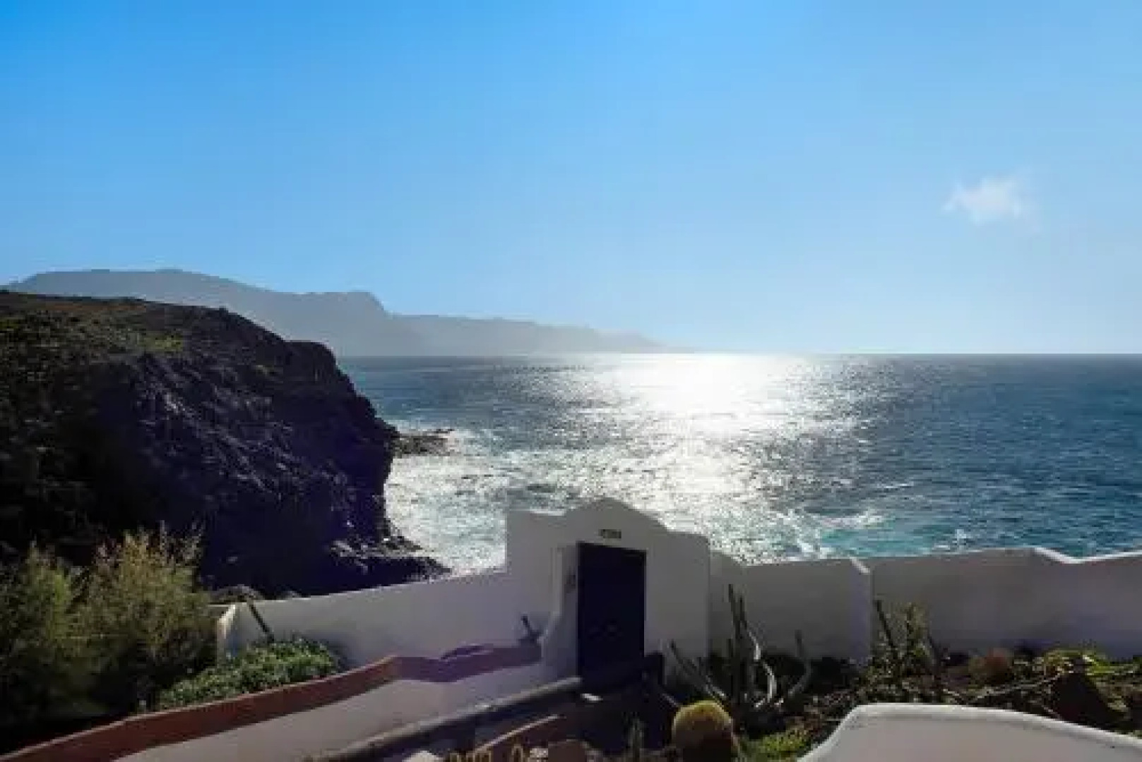 Faro de Sardina Frente Al Mar