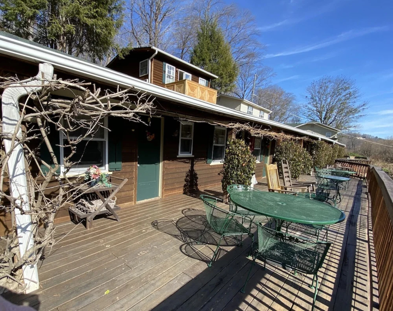 The Chimney Rock Inn & Cottages