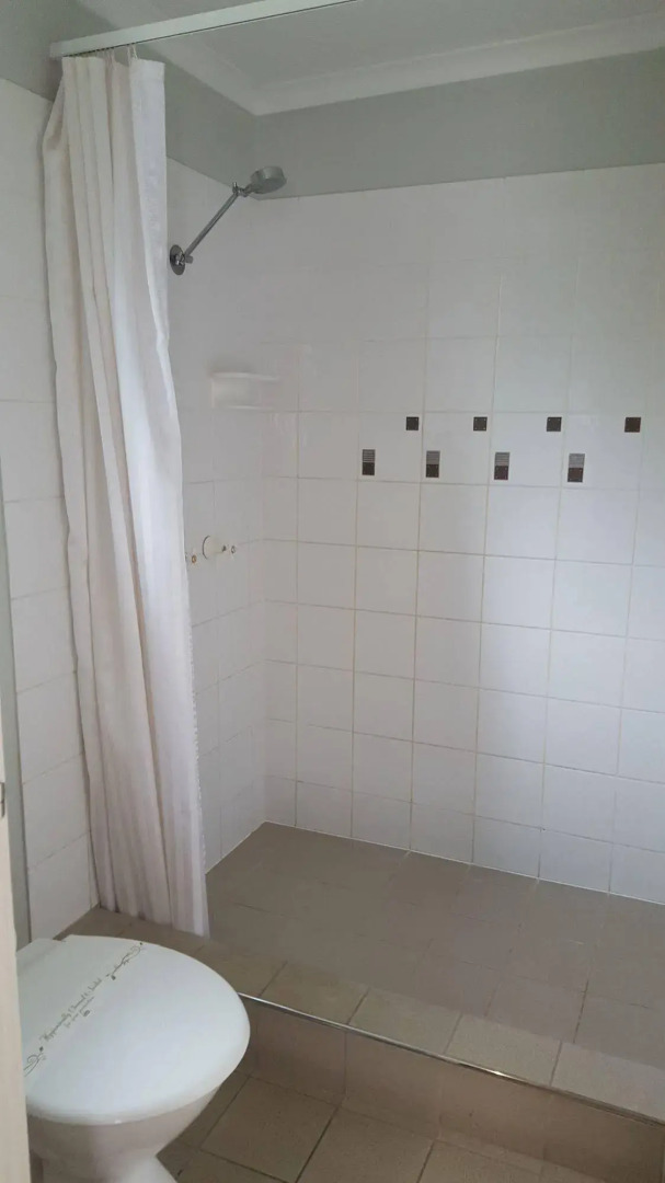 The Commercial Hotel Motel