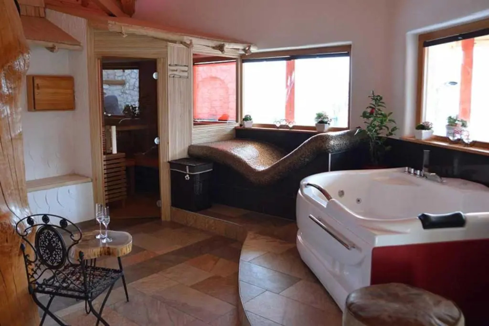 Secret Wellness Pool Sauna and Whirlpool