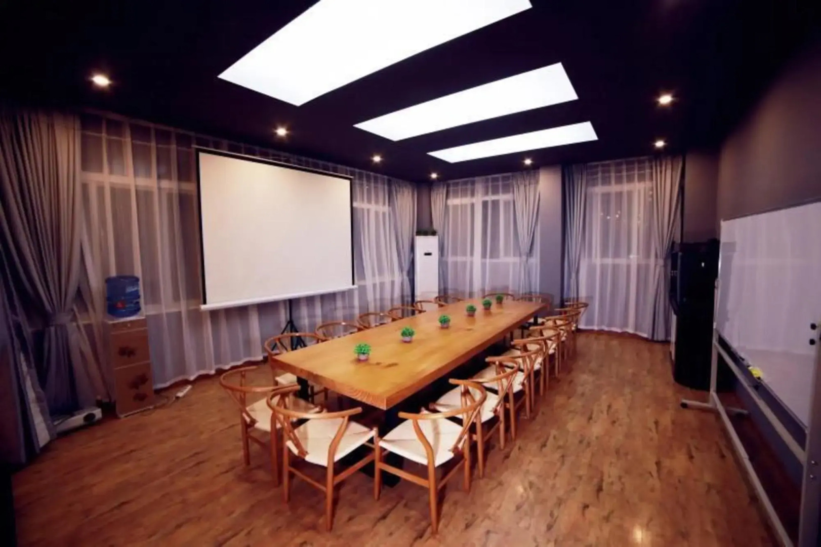 Huiqian Group Hotel (Shaotong Huandong)