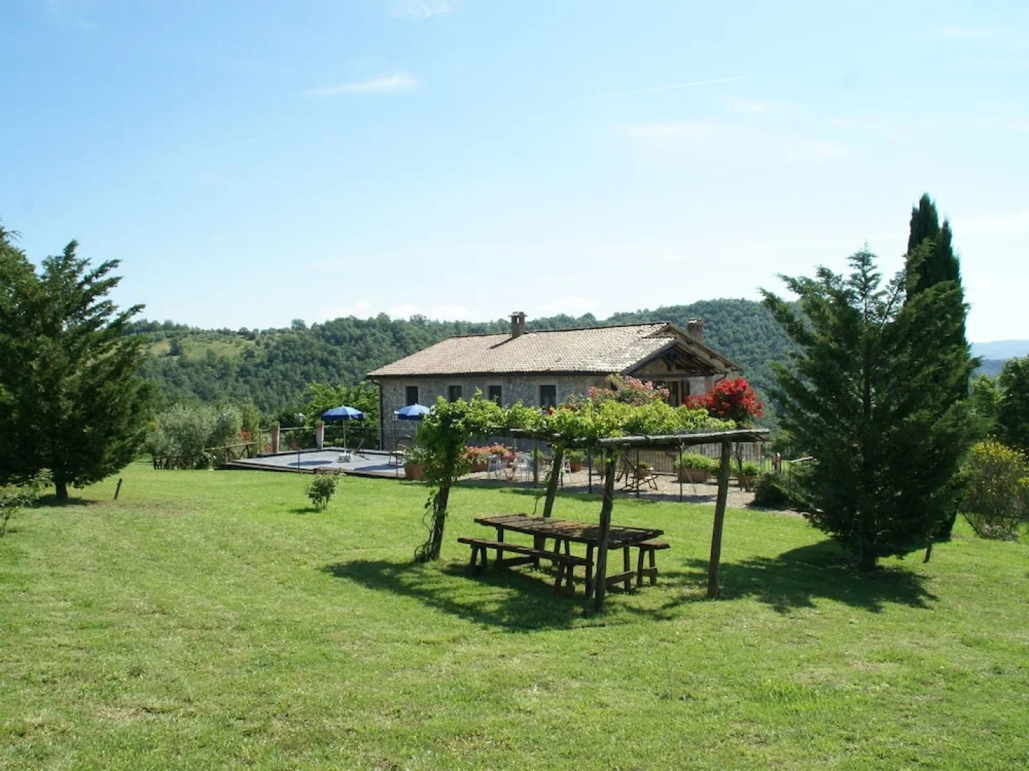 Cosy Apartment With Communal Pool and Stunning Views