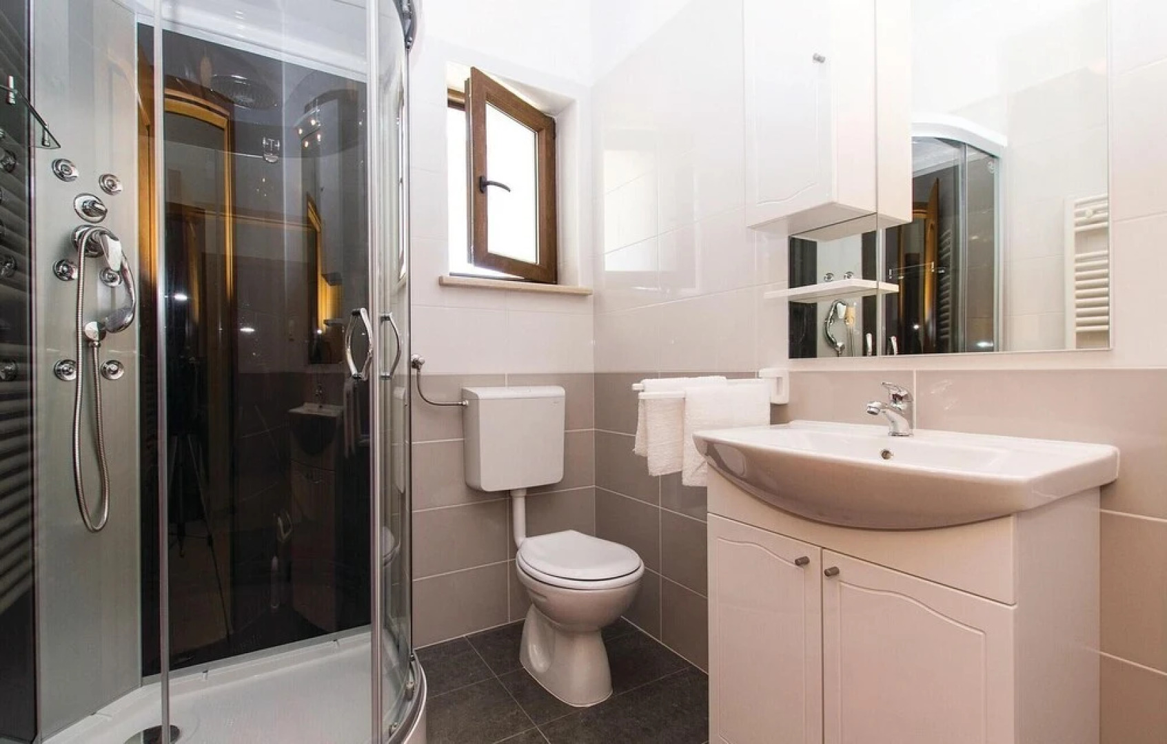 Beautiful Home in Nedescina With Wifi and 7 Bedrooms