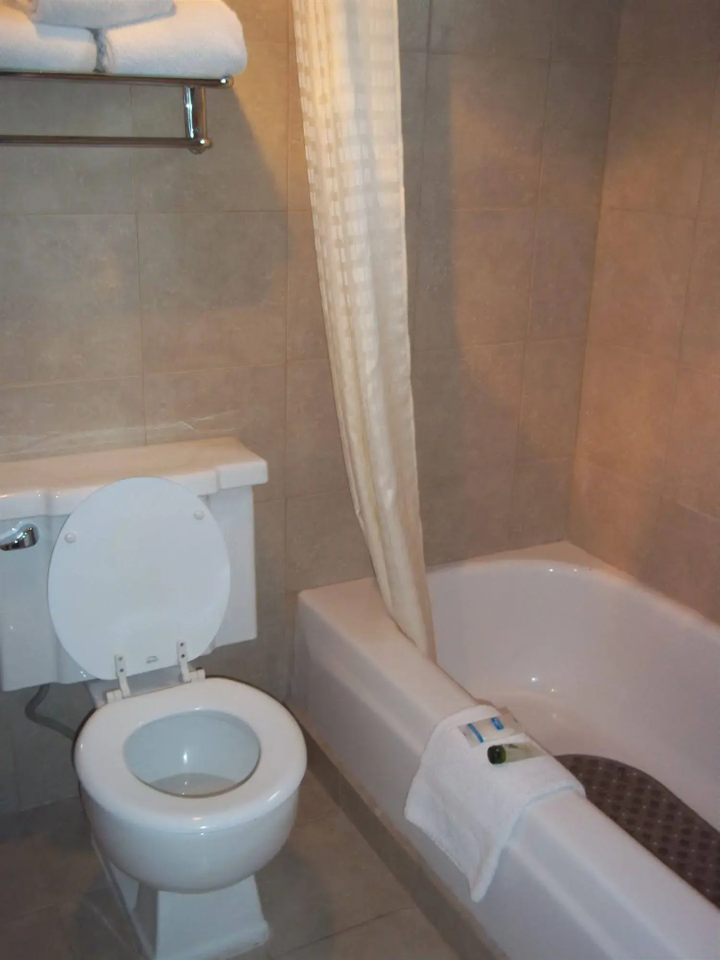 American Regency Inn