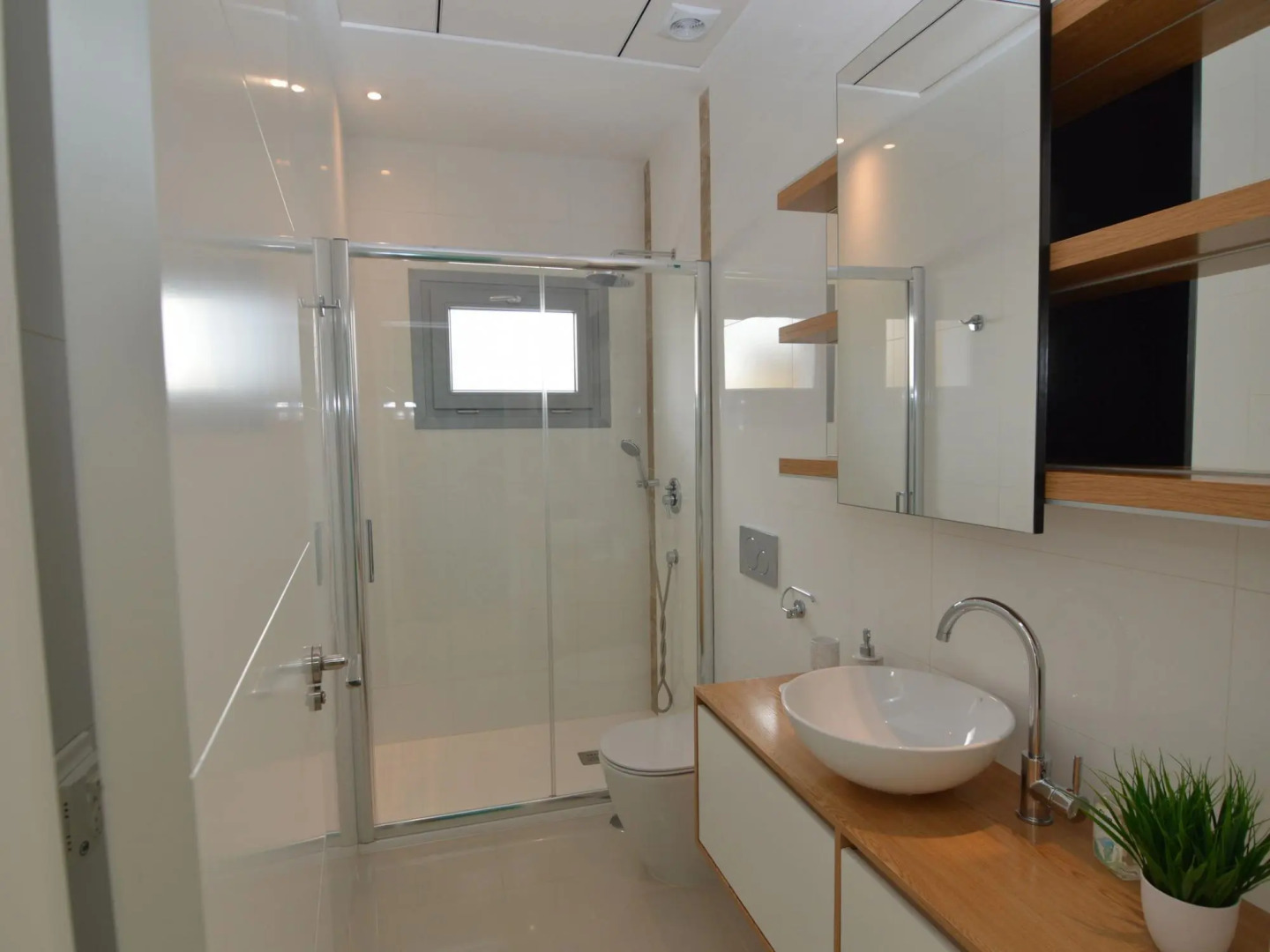 Villa With Garden & Roof Deck