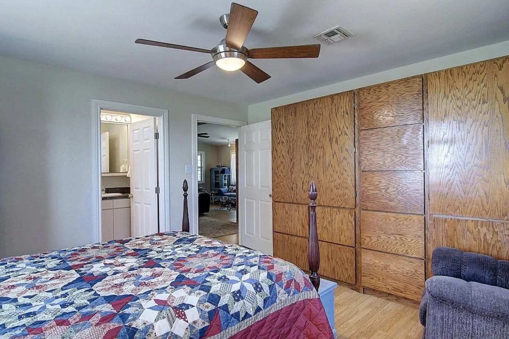 Fantasy Oaks Lodge 4 Bedroom Home by RedAwning