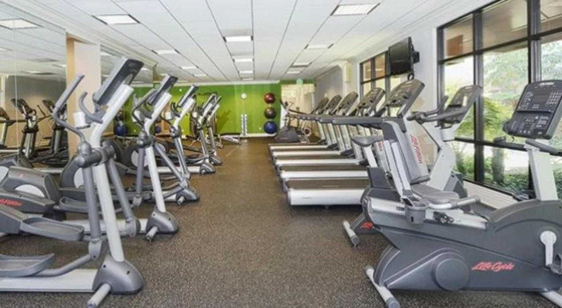 Oakwood at Eaves Seal Beach