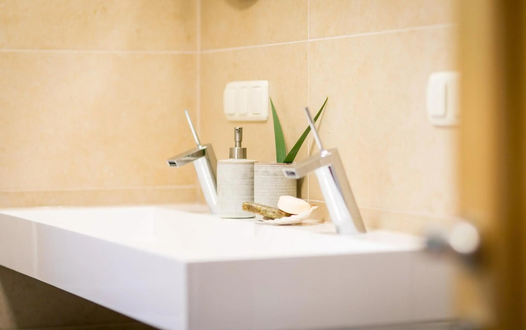 Chalet Green Pastures, romantic country side farm with pool near Salzburg