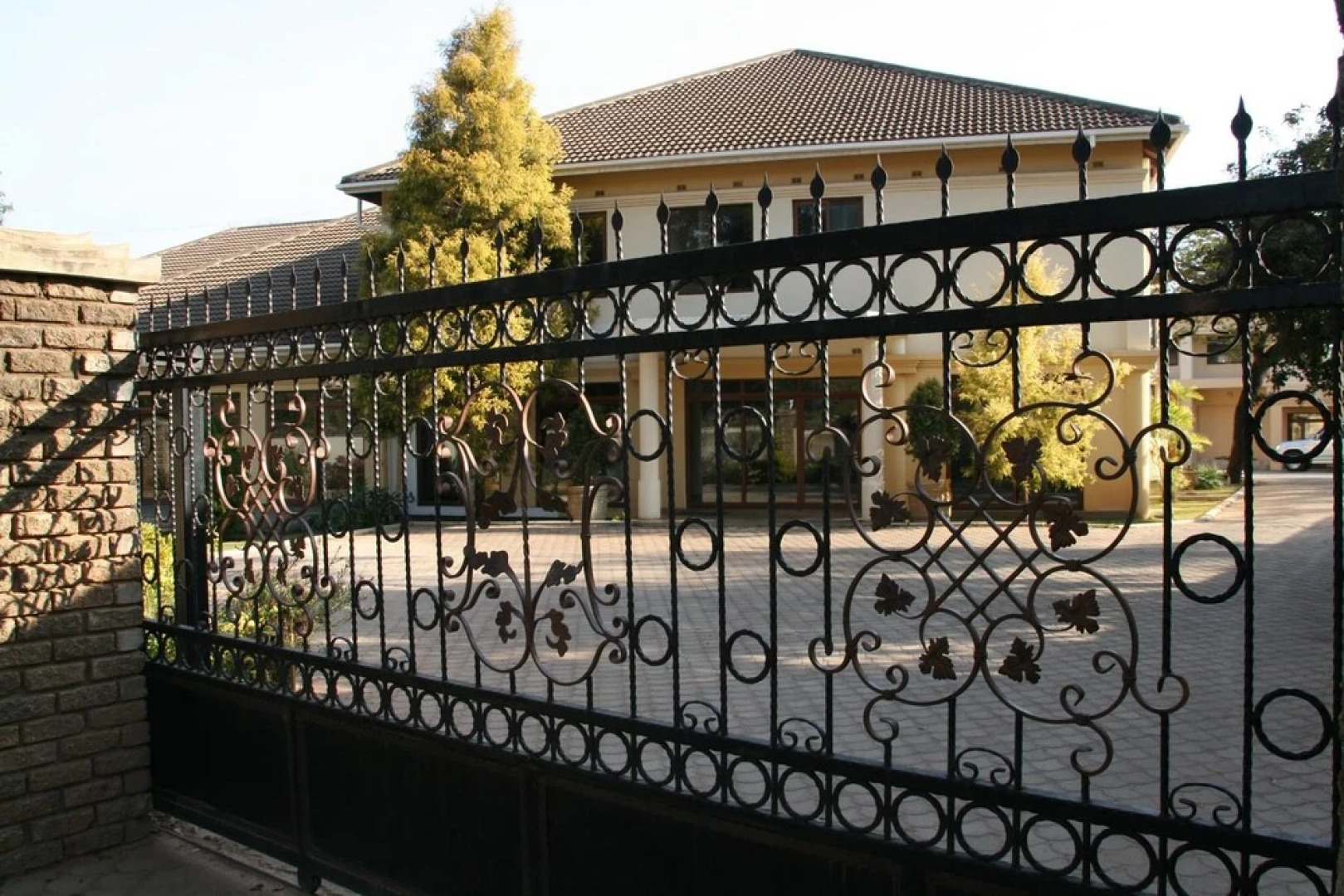 Macha-Leni on 10 Boutique Hotel