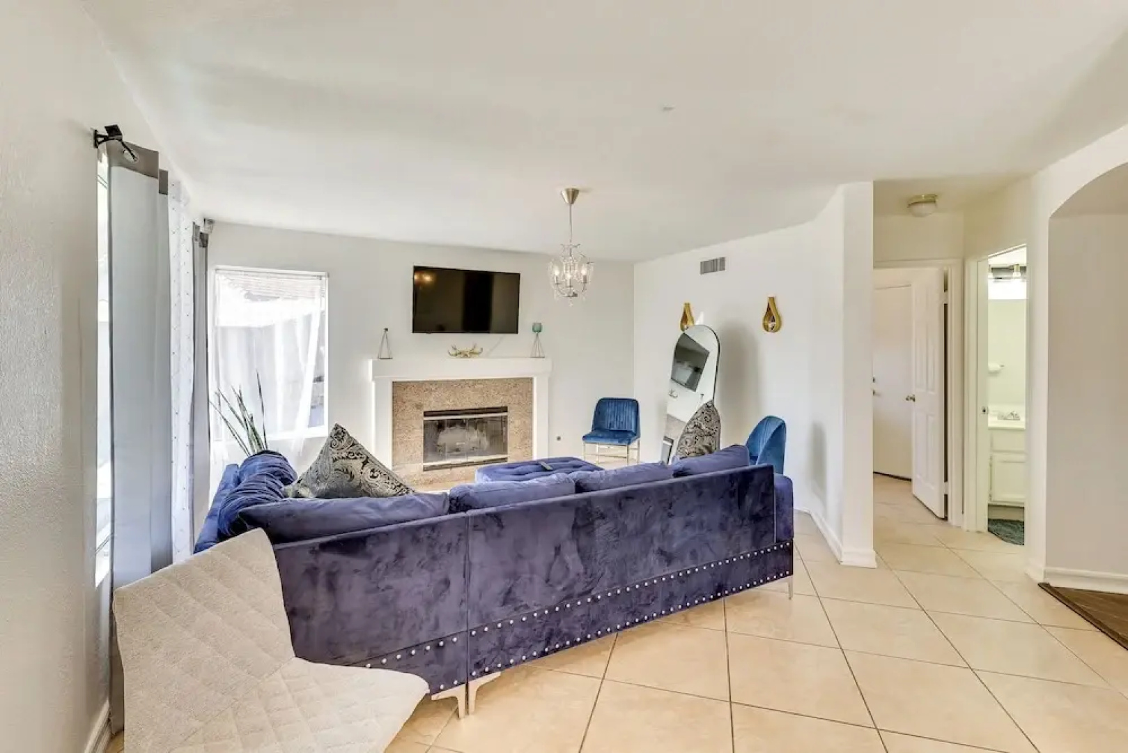Lake Elsinore Home w/ Pool - 44 Mi to Disneyland!
