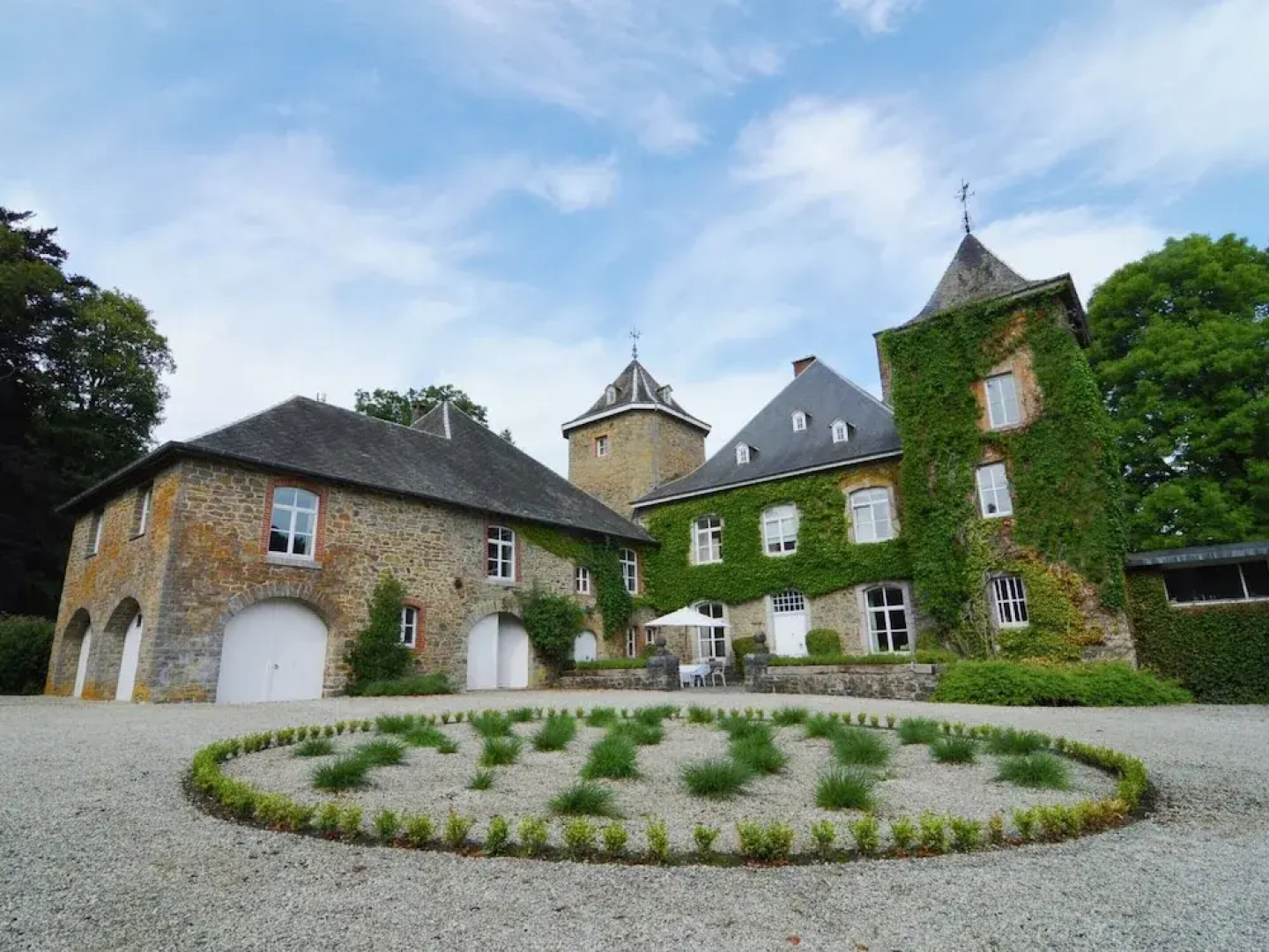 Wonderful Loft near Bastogne in Castle of Xviith History