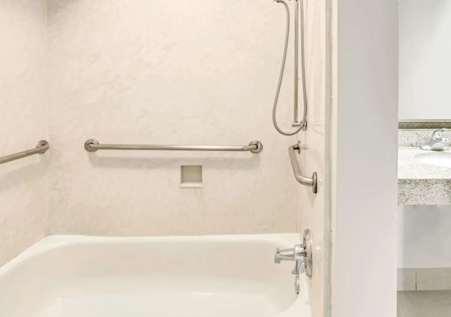 Travelodge by Wyndham Silver Spring