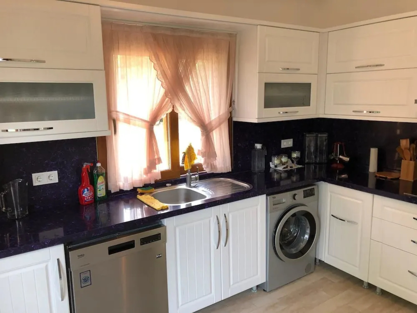 Villa Sunrise by Villamnet