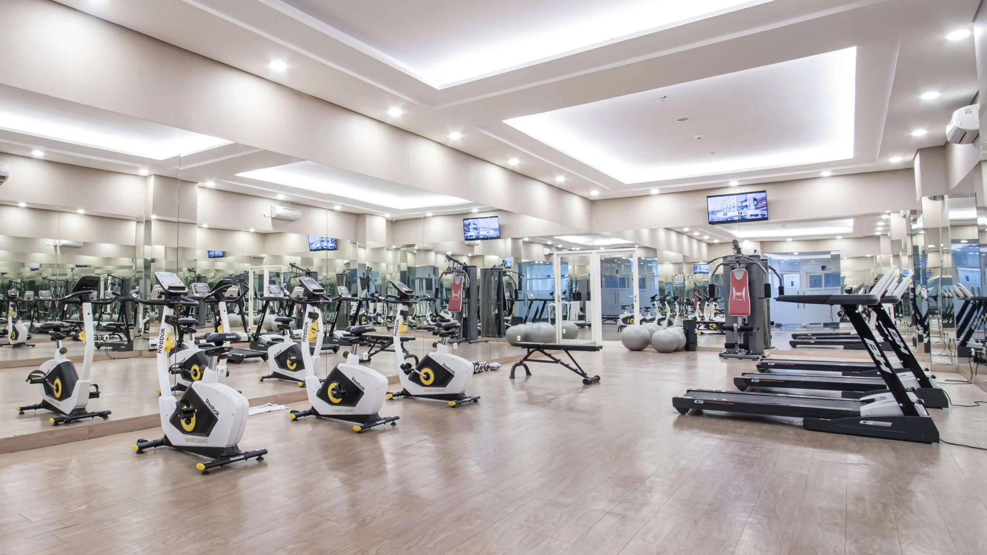 Golden Tulip Essential Makassar