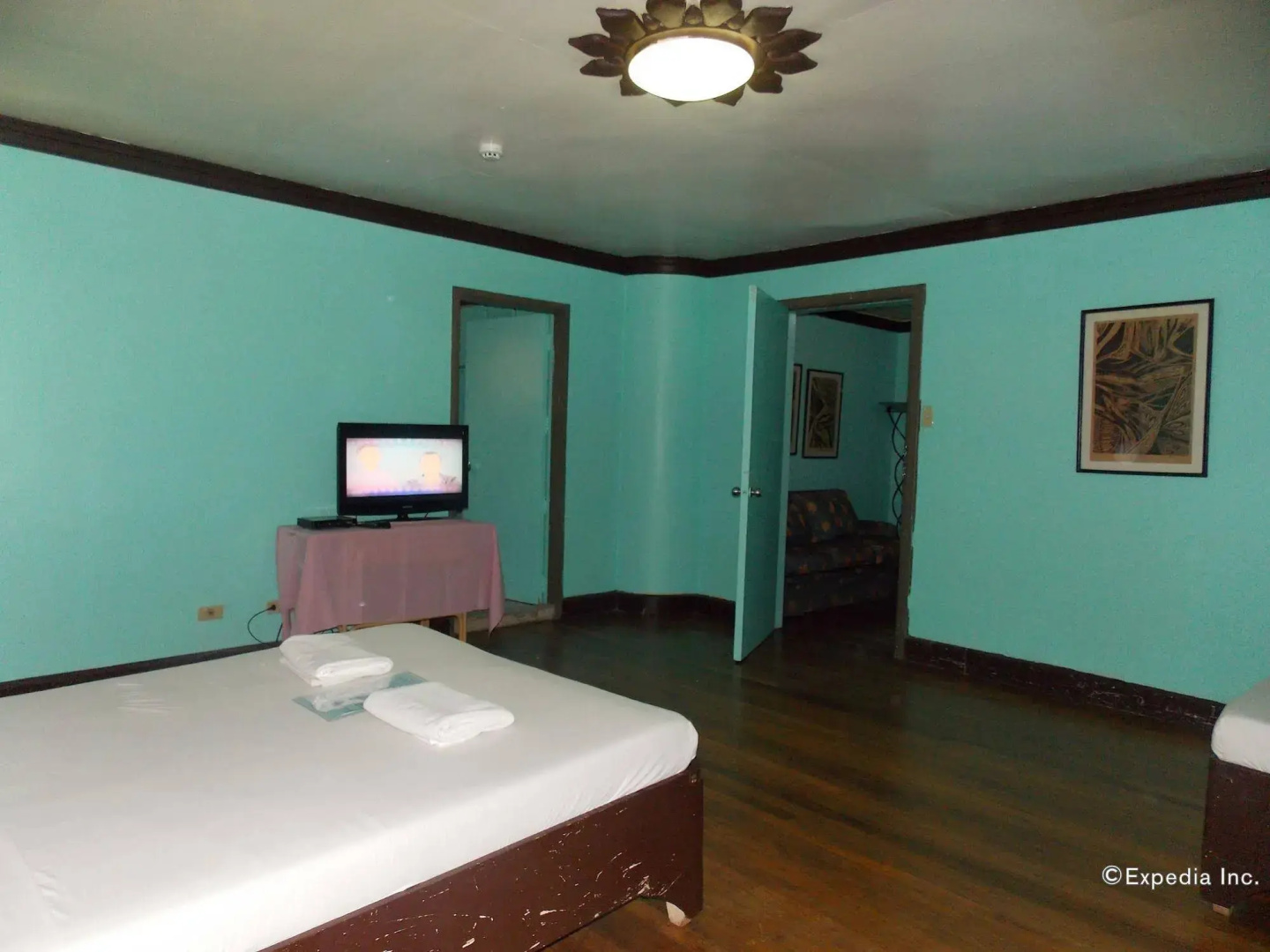 Regatta Residence Hotel
