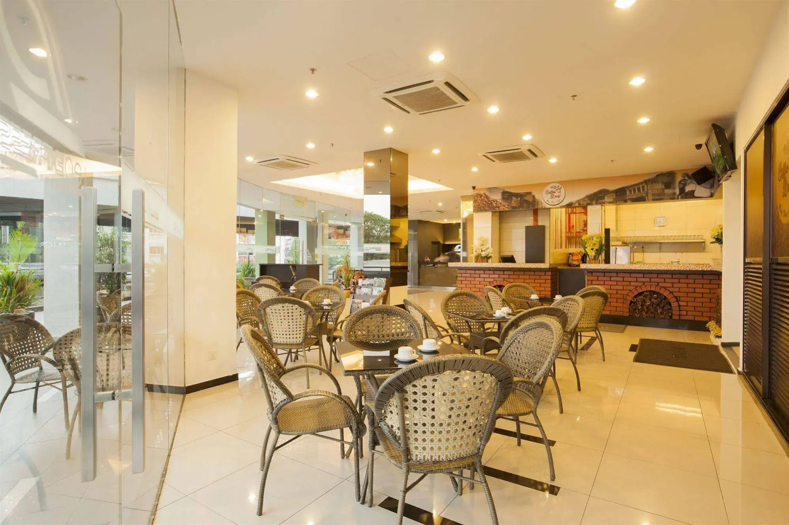 Leo Express Hotel