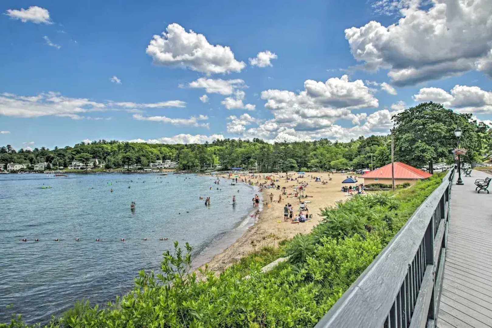 Bayside Weirs Beach Cottage < Half Mile to Pier!