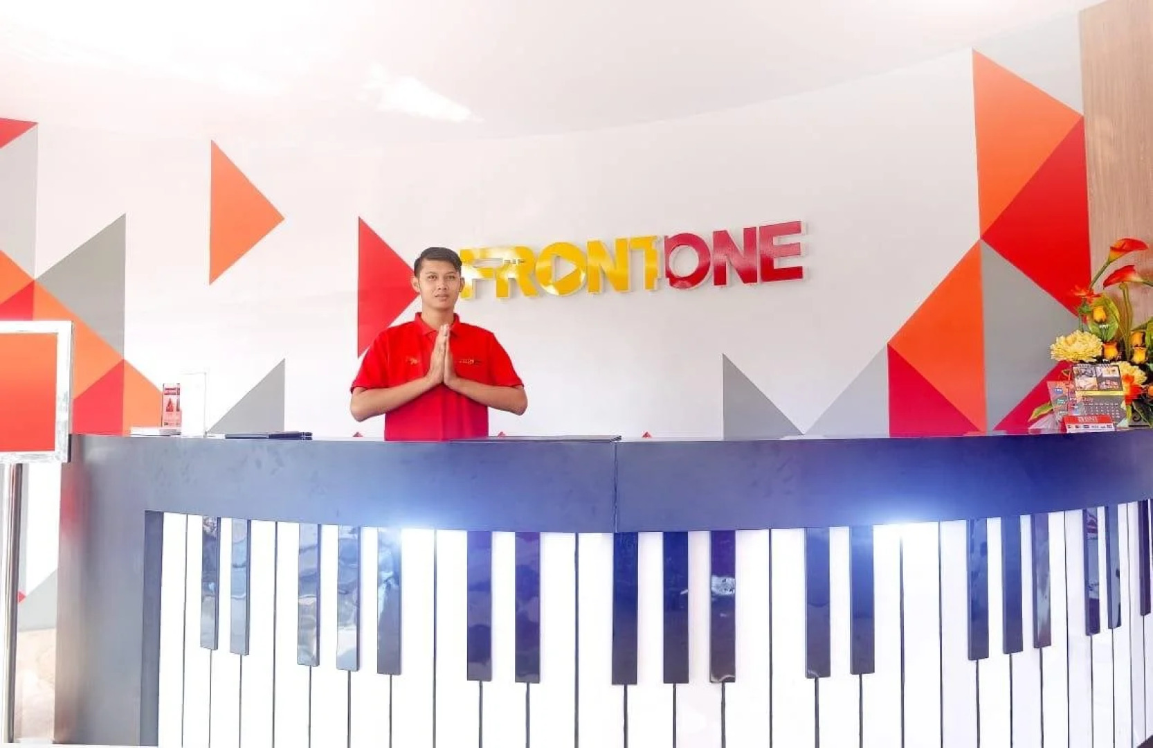 Front One Hotel Airport Solo