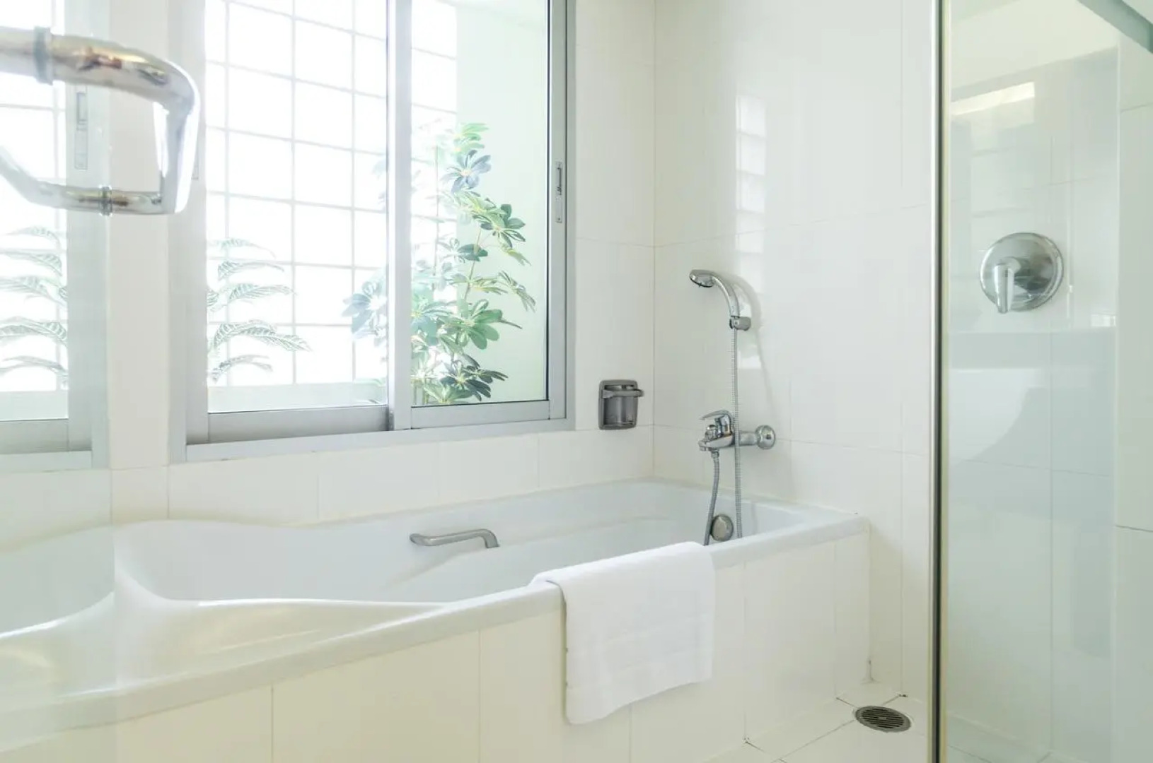 At Ease Saladaeng by AETAS