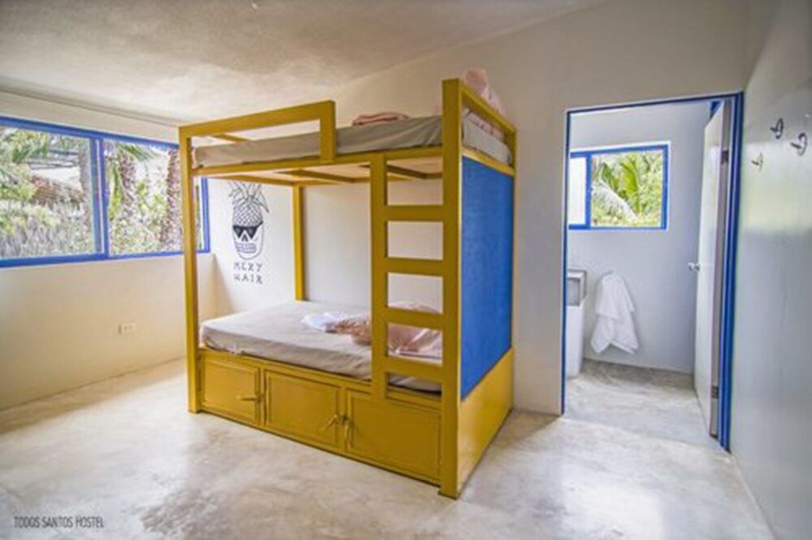 Todos Santos Hostel