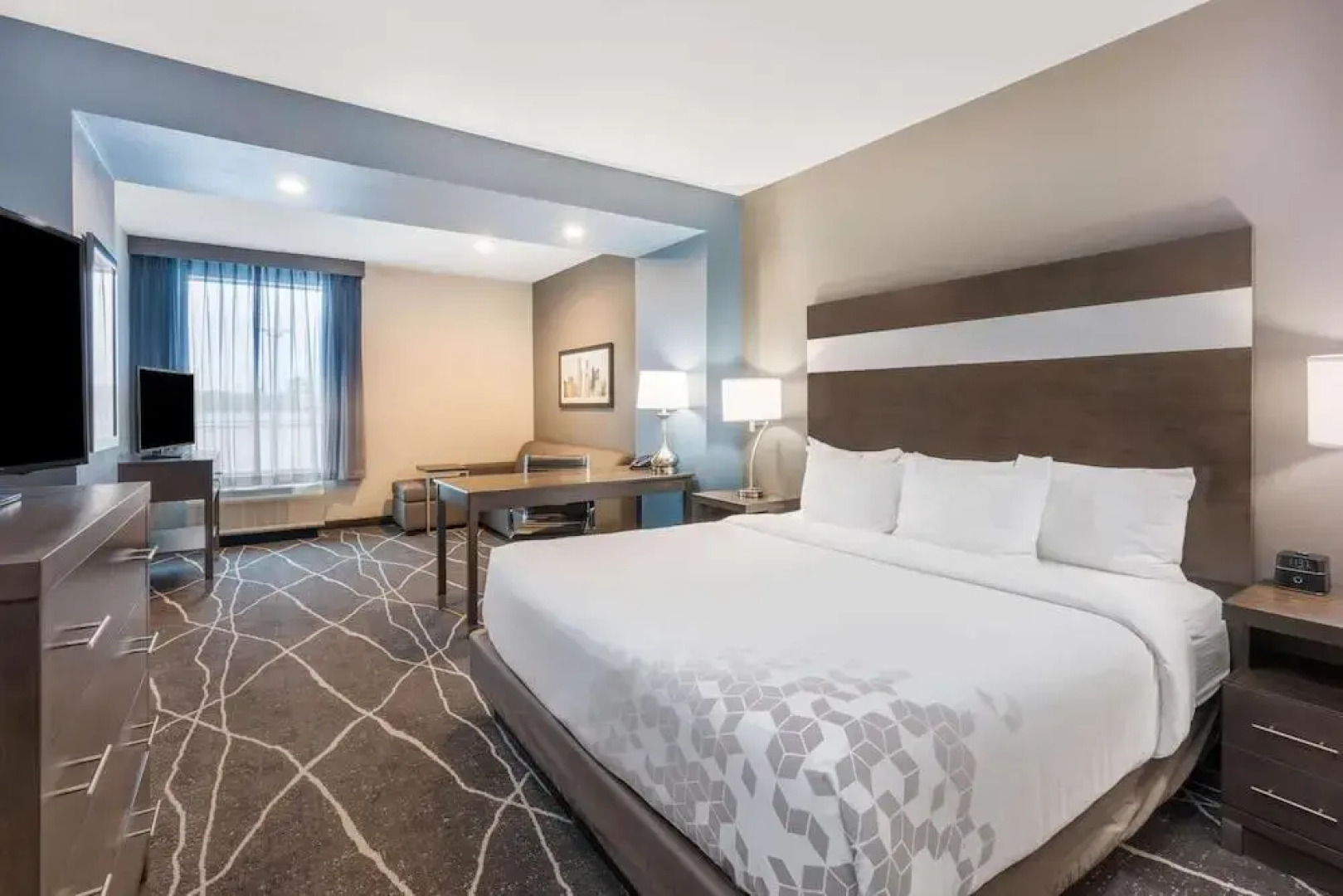 La Quinta Inn and Suites by Wyndham Houston Spring South