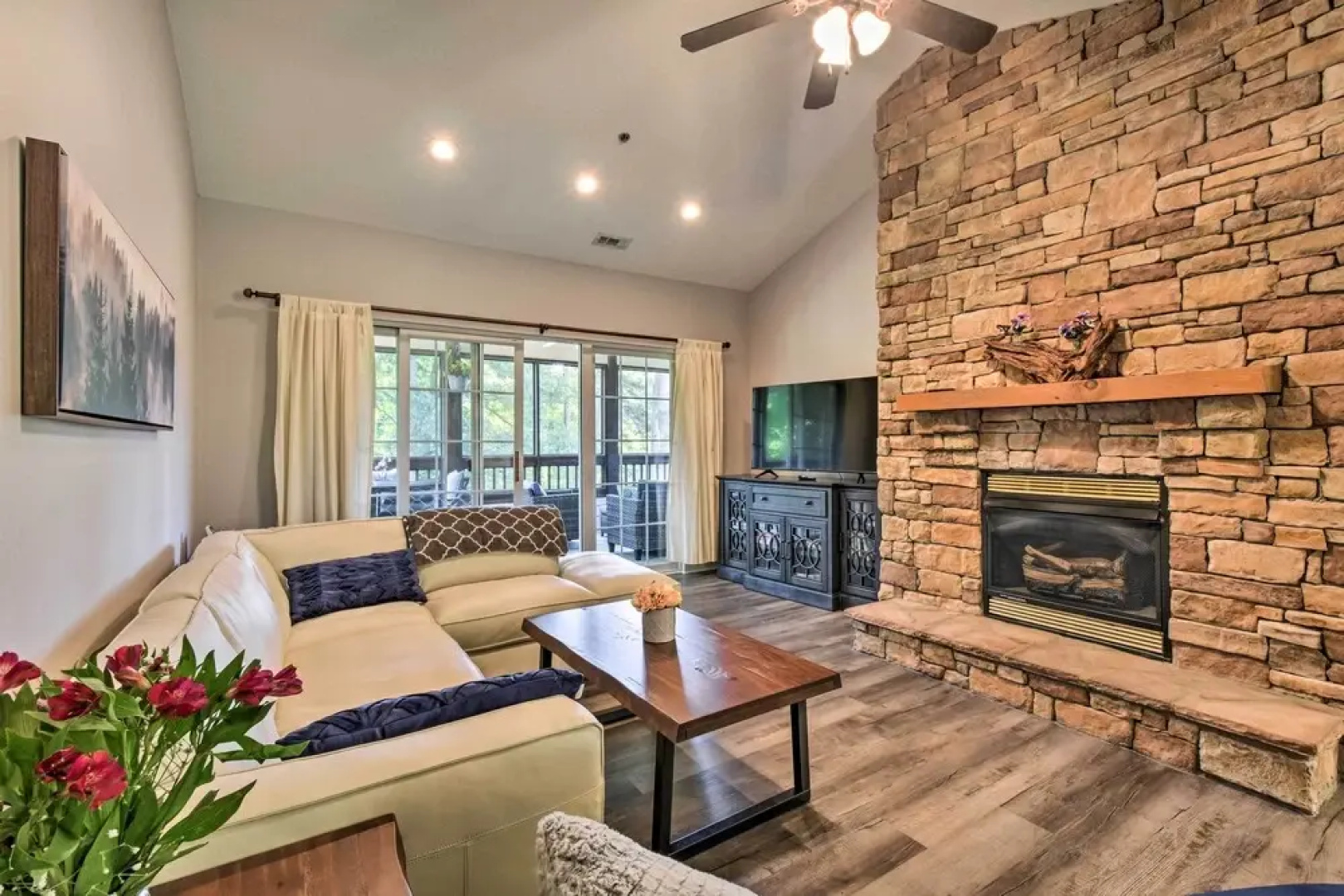 Sunny Clayton Condo on Kingwood Golf Course!
