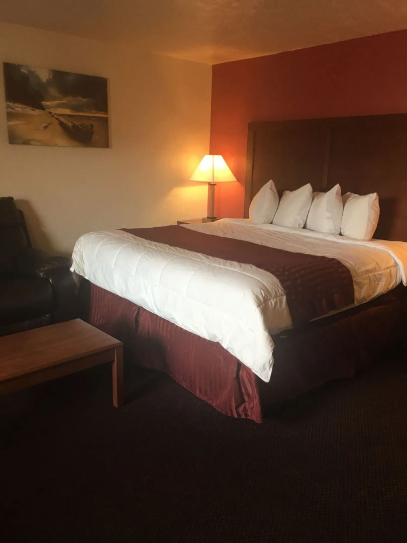 Red Carpet Inn Medford