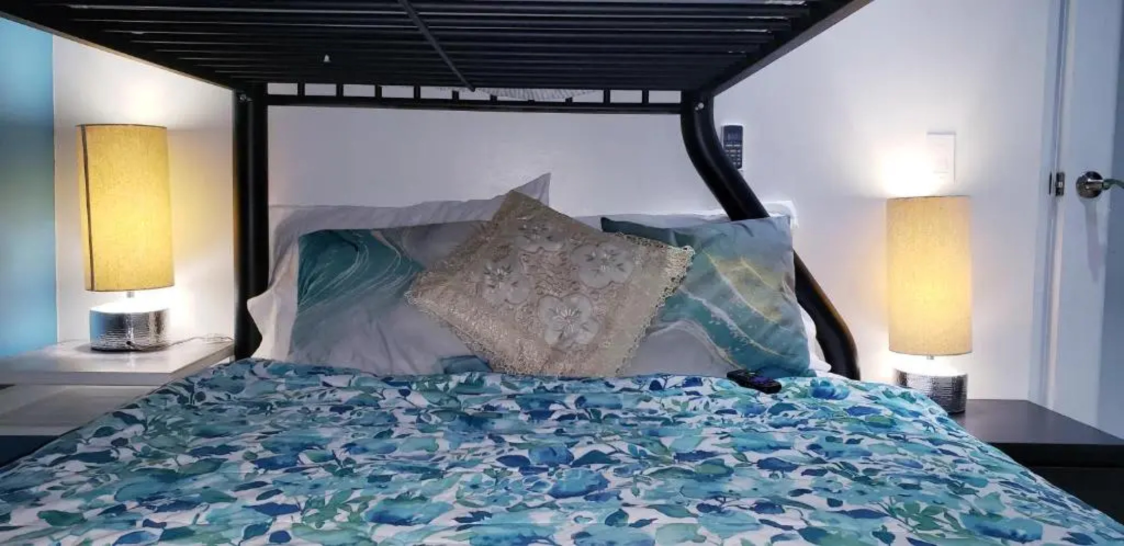 M/H house (#1) cozy and beautiful house near the airport and the beach