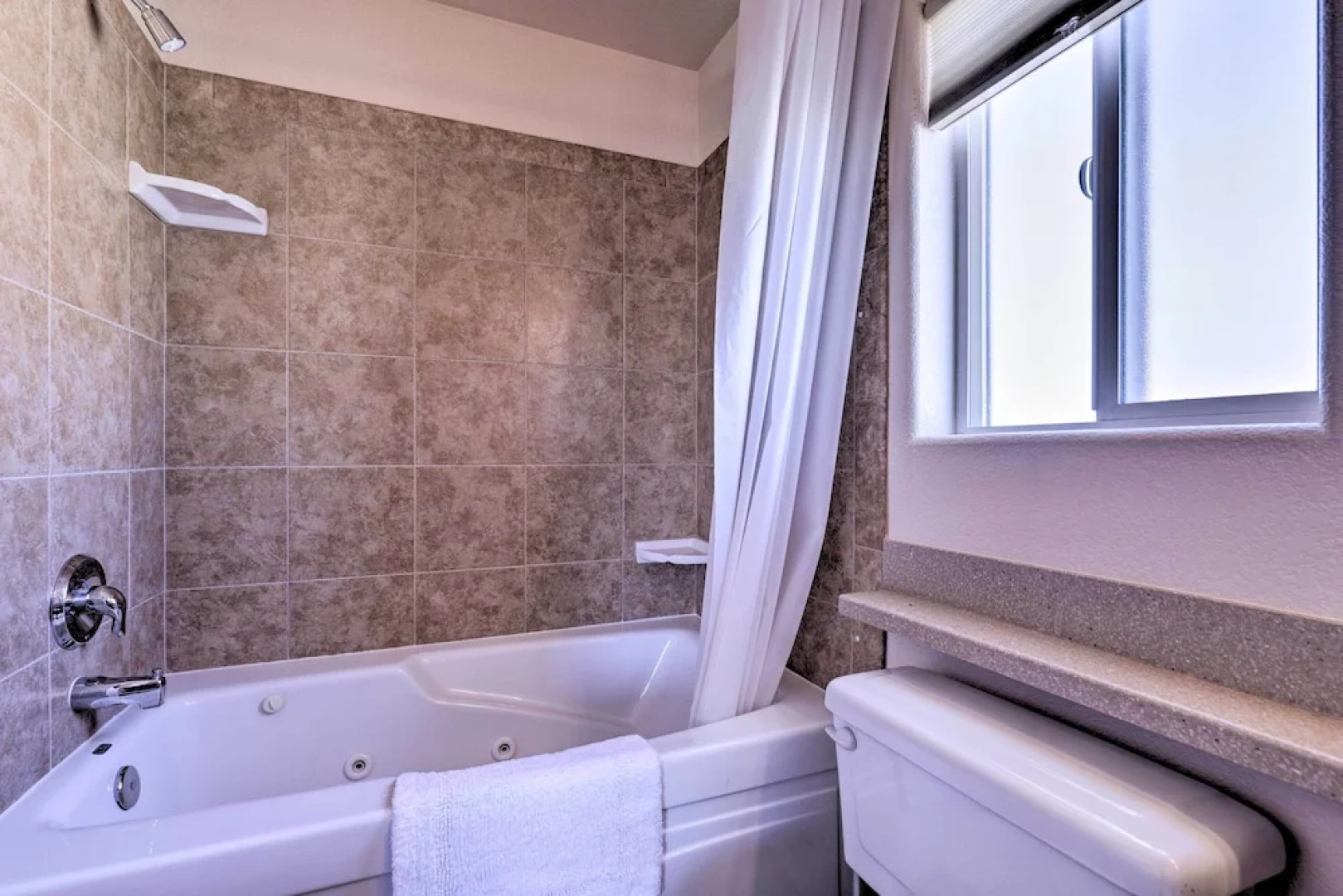 Inviting Retreat w/ Patio < 1 Mi to Colorado River