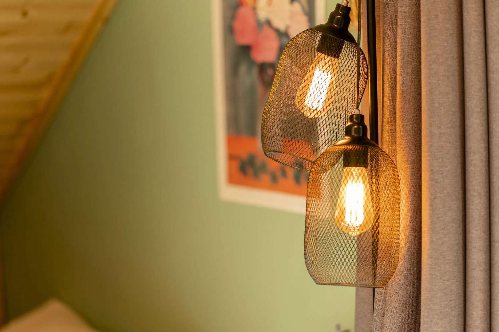 Two Romantic Birds Pool Pension