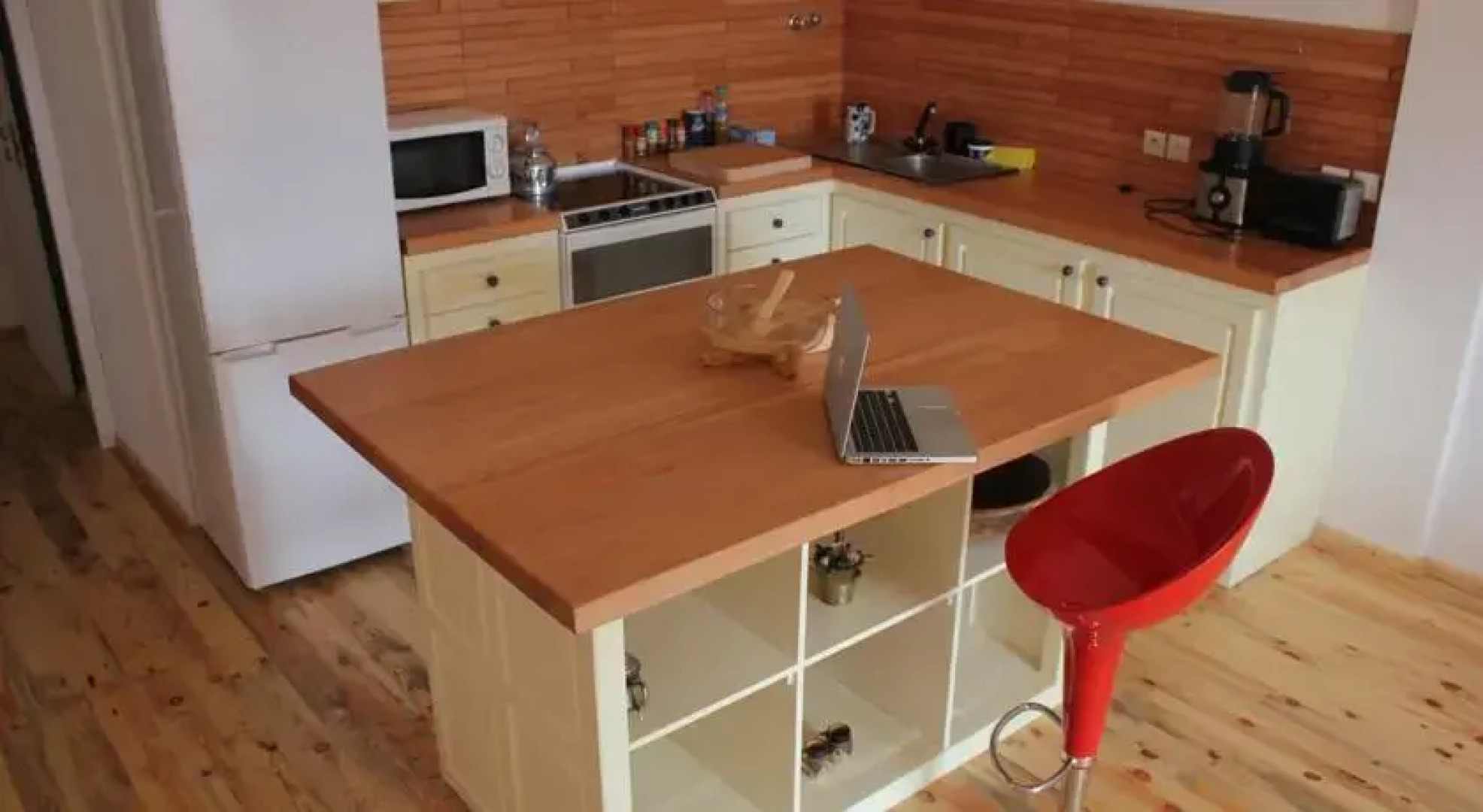 Sunset Taghart Apartments