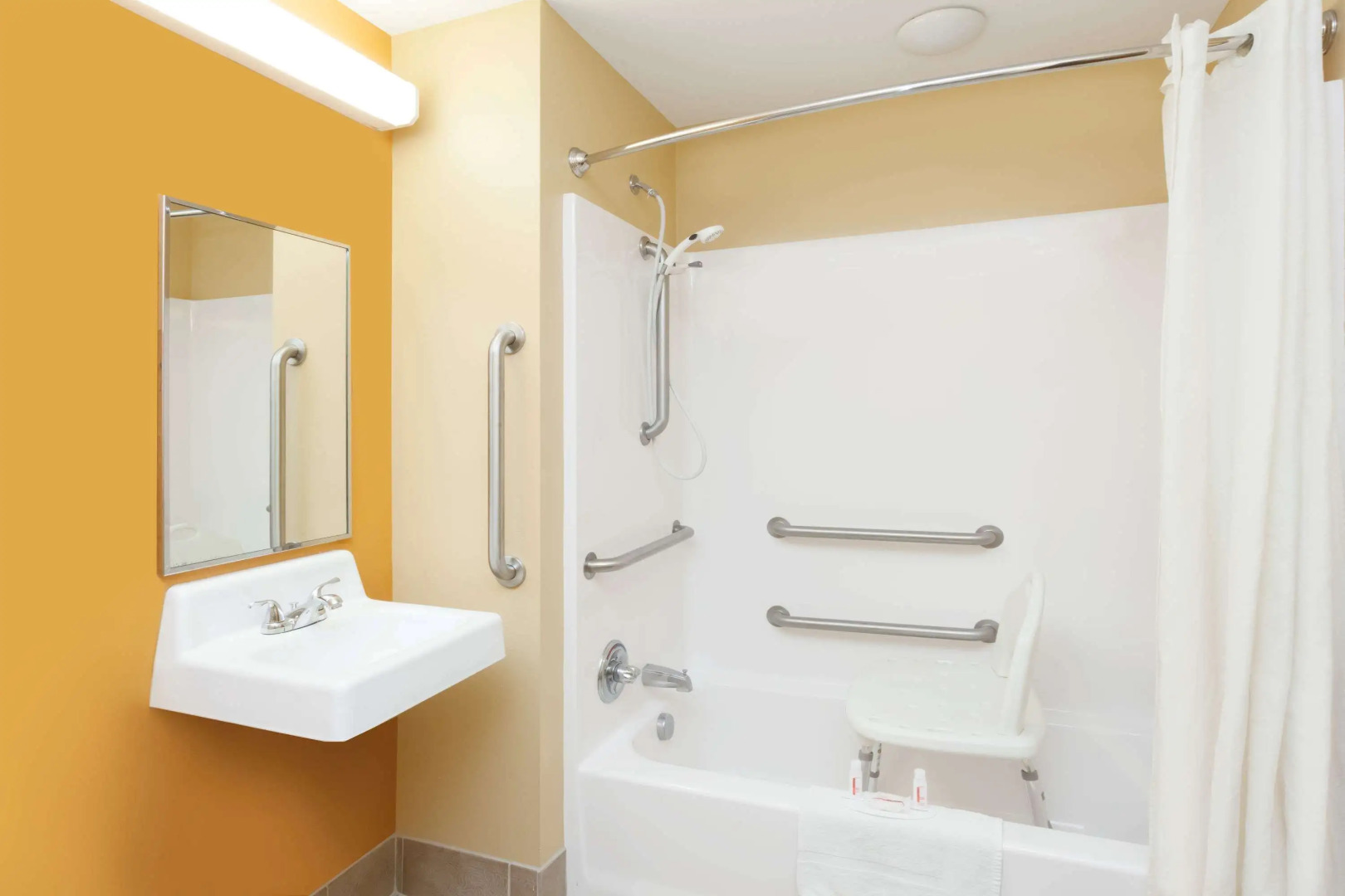 Microtel Inn & Suites by Wyndham South Bend/At Notre Dame Un