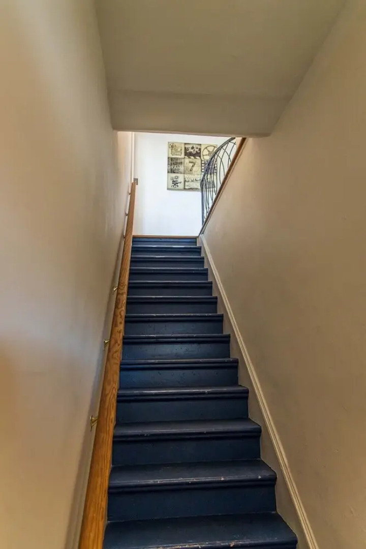 Large and Bright 3 Bedroom With Room For 7